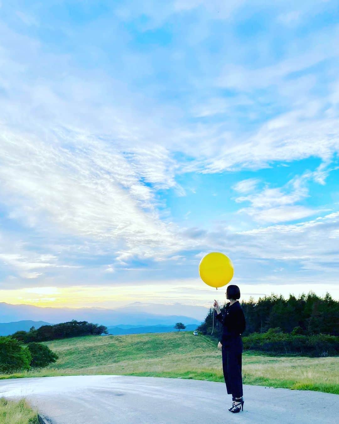 阿部真央のインスタグラム：「9.13 (Wed) on YouTube🎈 明日☺️時間はまた追ってお知らせしますー✨  #阿部真央 #maoabe」