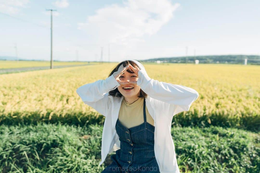 こんちゃんさんのインスタグラム写真 - (こんちゃんInstagram)「下道700kmドライブして秋田まで花火を見にいった夏の思い出🎇  日本三大花火・大曲花火大会よかったあぁ…音楽に合わせて打ち上がるミュージック花火が好きだから、「次は何が流れるんだろう？」ってワクワクしながらずっと観れたのもすごく楽しかった👀！ 鬼滅のOP(動画参照)とかも盛大な花火と一緒に流れててふたりでテンション上がってた…！笑 また絶対行きたい花火大会…また行く！！！！ 道中の様子や花火の映像はYouTubeに載ってるので是非に〜！！！！ #大曲花火大会」9月12日 19時49分 - hiromasakondo