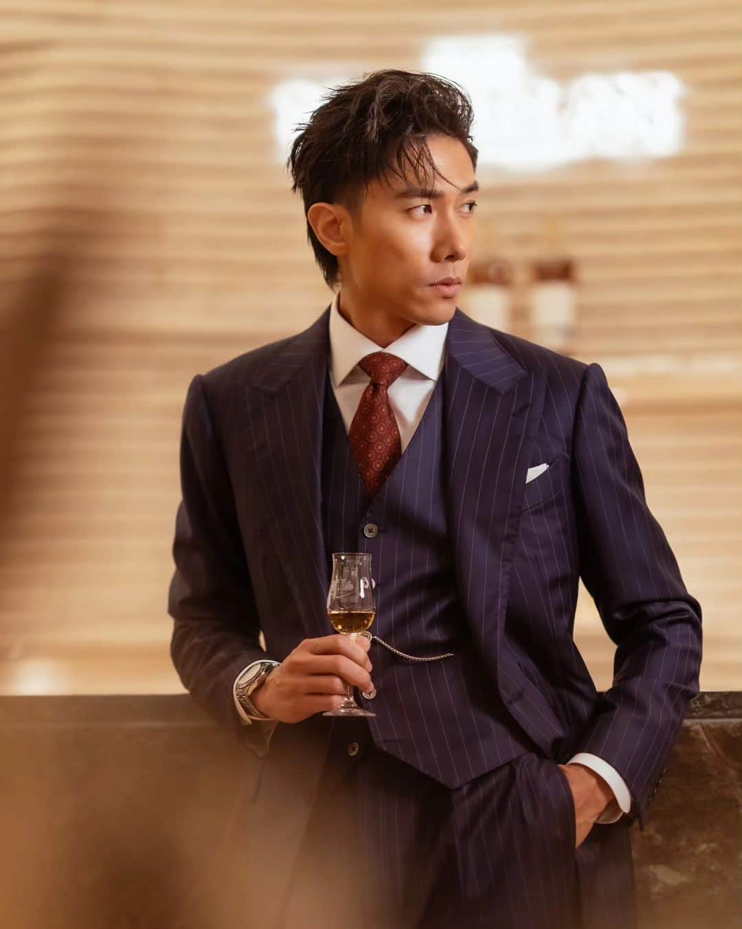 デスモンド・タンのインスタグラム：「Something exceptional is coming your way! The Macallan House is a novel take on a retail experience like no other. Stay tuned for the reveal on 13th Sept. You won't want to miss this! 👀🥃   Crafted without compromise. Please savour The Macallan responsibly.   @the_macallan #TheMacallanSG #TheMacallanHouse」