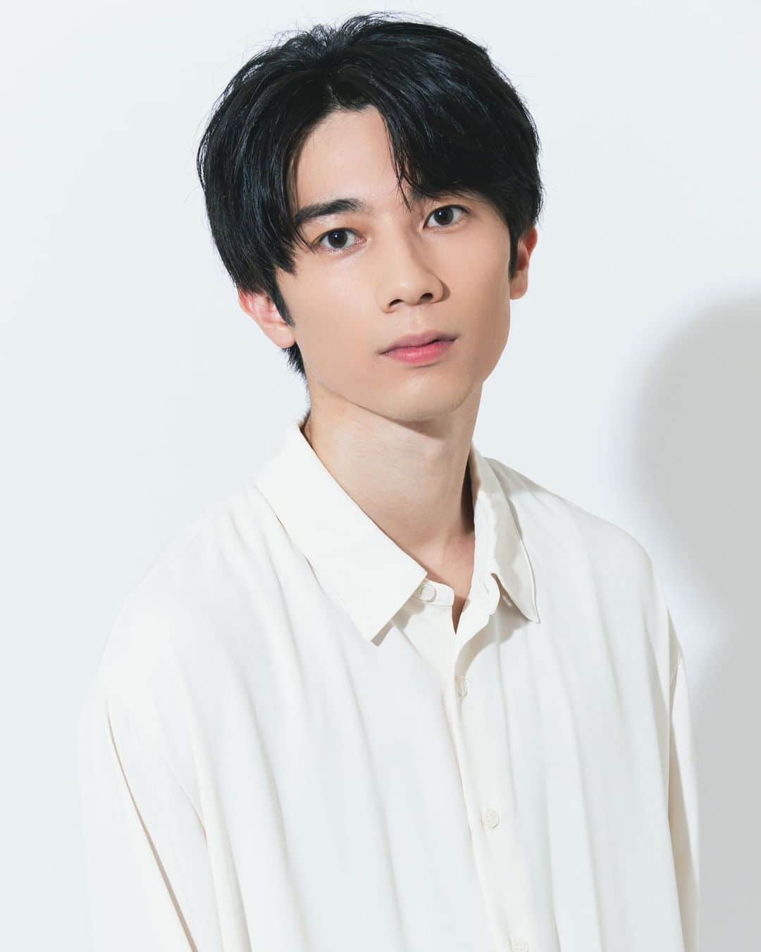 田中理来のインスタグラム：「ご報告  この度、田中理来はエーライツに所属することとなりました。  新しい道を開くきっかけを下さったエーライツと、日々支えてくださる皆さまへの感謝の気持ちを忘れずに私らしく邁進いたします。  田中理来」