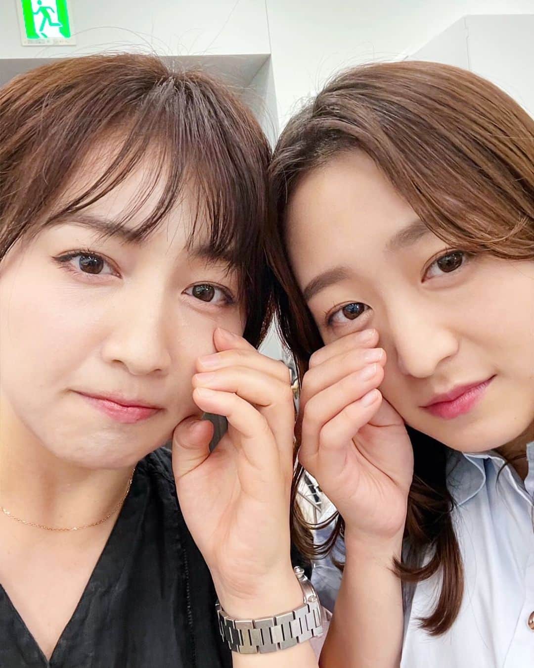 のインスタグラム：「そういえば！相内アナお休みのため、明日もモーサテ担当します。 ということで、これは確かモーサテ共演最終日に撮った写真です。 相内さんに会う機会がめっきり減ってしまいました…お元気かなあ🐿️🥺  ではではおやすみなさい。」