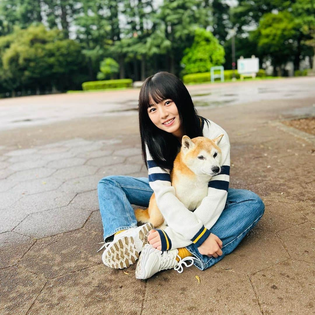 神野友亜のインスタグラム：「🐕  2023.9.20 Release 6th sg「役者犬のうた」  gengen…🫶🏻  #オフショット #役者犬のうた #眠たそうなgengenも可愛い #sardunderground」