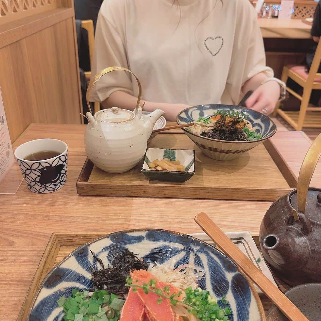 ねぎまのインスタグラム：「. . 妹とご飯行ったときの📷 お出汁スパゲティ美味しすぎた！！ . 妹目線で撮ってくれた私🍝(1枚目) . . #東京たらこスパゲティ」