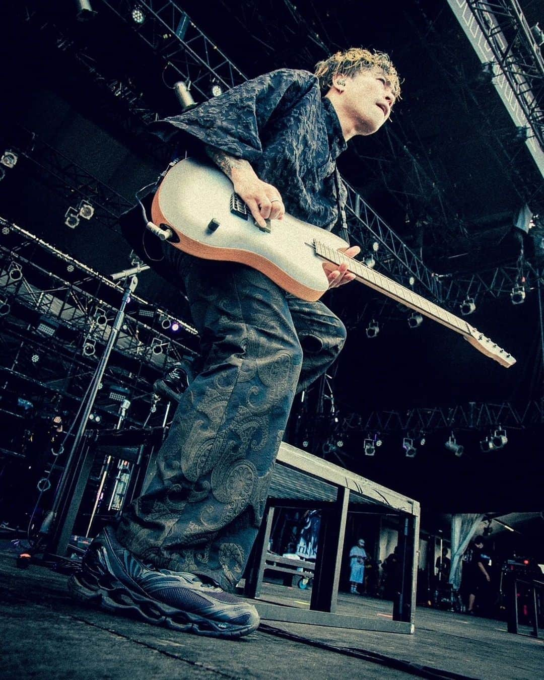 MIZUNO1906 Official Accountさんのインスタグラム写真 - (MIZUNO1906 Official AccountInstagram)「【WAVE PROPHECY LS】 ロックバンド〝coldrain〟 @sugi_coldrain ありがとうございます！！  Photo by @yamada_mphoto   #waveprophecyls #waveprophecy #mizuno #mizunotokyo #mizunoosaka #mizunokyoto #mizunosportstyle #sportstyle #美津濃 #ミズノ #シューズ #スニーカー」9月12日 20時02分 - mizuno_sportstyle_jp