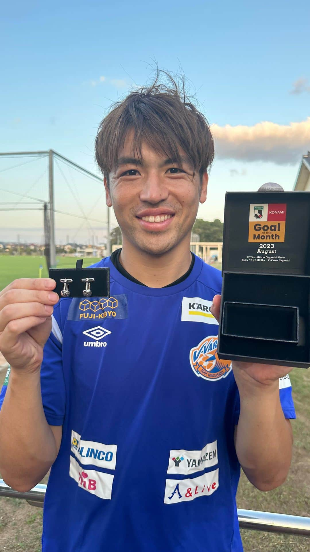 中村慶太のインスタグラム：「𝘾𝙤𝙣𝙜𝙧𝙖𝙩𝙪𝙡𝙖𝙩𝙞𝙤𝙣𝙨🔷🔶  『中村慶太のダイレクトショット⚽️』  🏆明治安田生命J2リーグ第30節 ⚽KONAMI月間ベストゴール（8月） ✅水戸ホーリーホック戦（83分） ౽✍️#中村慶太 選手 @nakakei20   #vvaren #vファーレン長崎 #長崎 #正々道々 #soccer #football #サッカー #jleague #Jリーグ #reels」