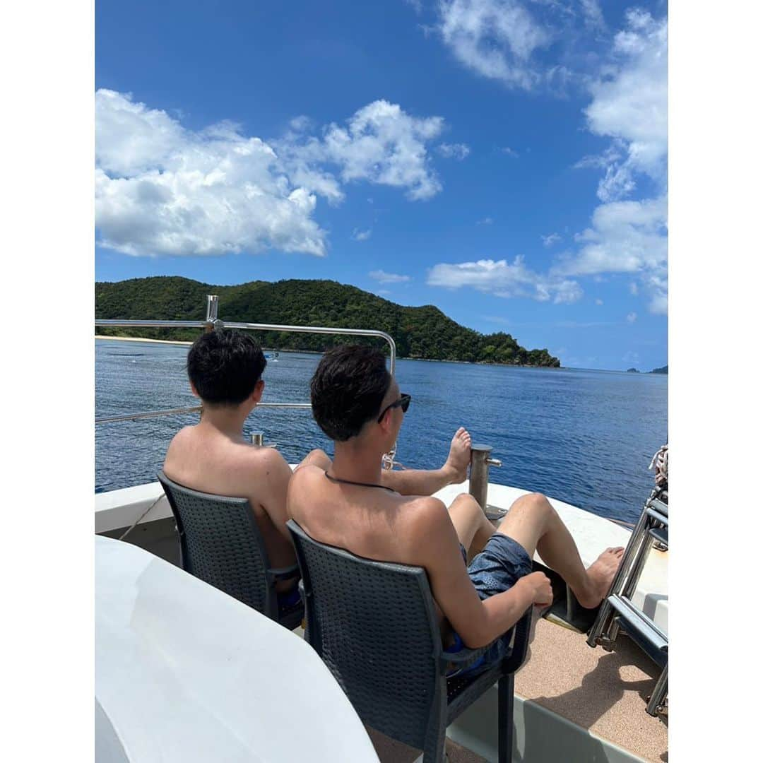 こいずみさきさんのインスタグラム写真 - (こいずみさきInstagram)「奄美part①cruising🚤 色んなところ行ったけど移住したいところNo. 1🎖️ インストラクターさんが同い年で出身も隣で高校の繋がりもある人で後追いたくなりました😂  #奄美大島  #奄美  #クルージング  #cruising  #海  #ocean  #自然」9月12日 20時07分 - kizm_sk