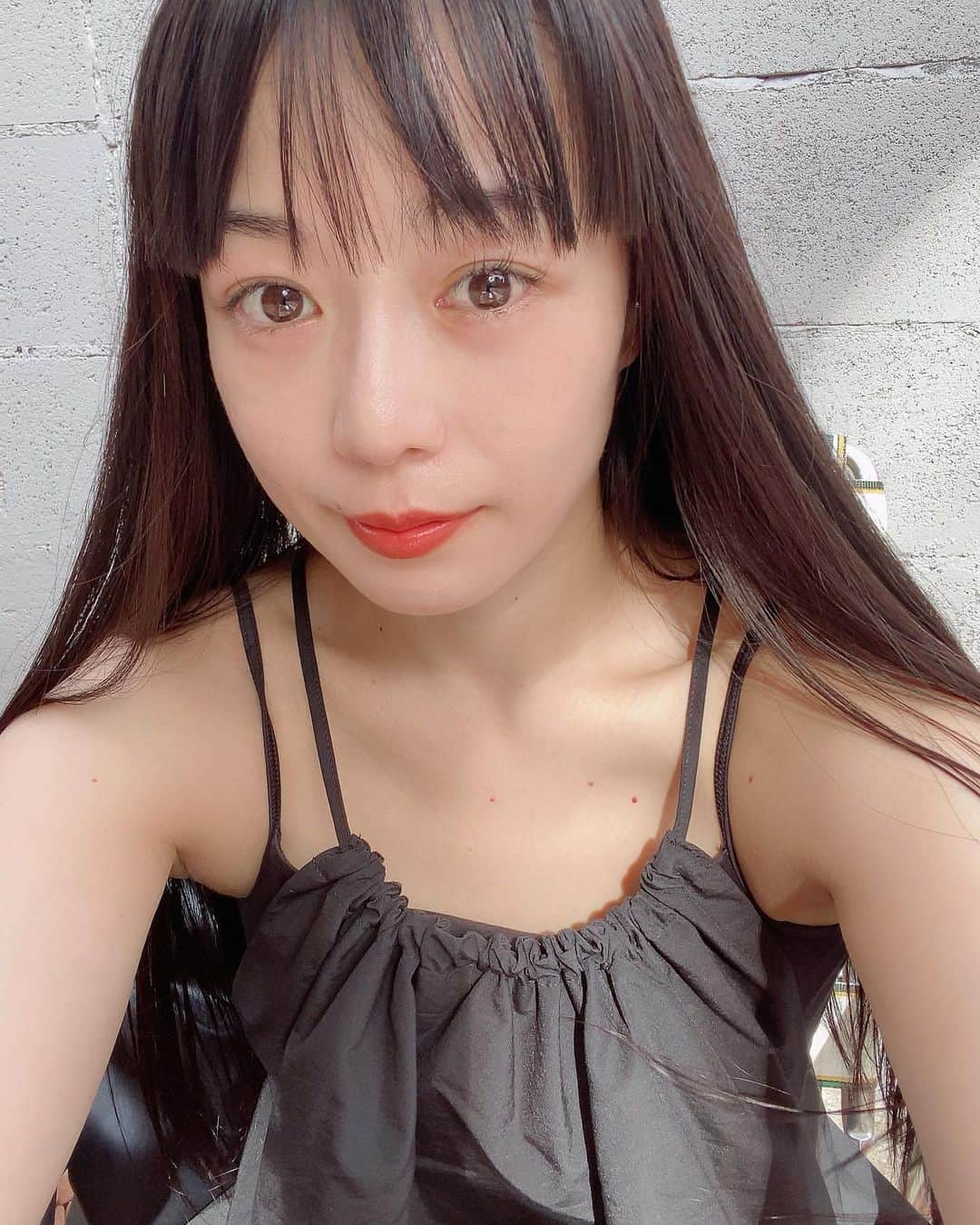 吉田佳菜さんのインスタグラム写真 - (吉田佳菜Instagram)「ㅤㅤㅤㅤㅤㅤㅤㅤㅤㅤㅤㅤㅤ ㅤㅤㅤㅤㅤㅤㅤㅤㅤㅤㅤㅤㅤ 東京中央美容外科新宿西口院の村田先生に 切らない目の下のクマ取りの施術をしてもらって 2週間が経ちました🐻 @tcb_shinjukunishiguchi  @tcb_dsuke  ㅤㅤㅤㅤㅤㅤㅤㅤㅤㅤㅤㅤㅤ 表面の腫れやむくみはなくなって、 薄っすら膨らみが残る程度に(2,3枚目) 内側の方に腫れがある場合もあるらしいので あと1〜2週間で完成かな？というところ◎ 1ヶ月後の仕上がりが楽しみです♪ ㅤㅤㅤㅤㅤㅤㅤㅤㅤㅤㅤㅤㅤ ㅤㅤㅤㅤㅤㅤㅤㅤㅤㅤㅤㅤㅤ 〈経過について〉 2,3枚目：2週間後(すっぴん) 目立つ腫れはなくなって、薄っすら膨らみと 影がまだあるかな？というぐらい ㅤㅤㅤㅤㅤㅤㅤㅤㅤㅤㅤㅤㅤ 4枚目：1週間後(軽くベースメイクのみ、アイメイクなし) 少し腫れていますが内出血は無くなっていました◎ ㅤㅤㅤㅤㅤㅤㅤㅤㅤㅤㅤㅤㅤ 2枚目：施術1時間後ぐらい 鼻の横あたりが白っぽくなっているのは 麻酔の影響で、これは3時間ぐらいで消えました✨ ㅤㅤㅤㅤㅤㅤㅤㅤㅤㅤㅤㅤㅤ ㅤㅤㅤㅤㅤㅤㅤㅤㅤㅤㅤㅤ #切らない目の下のクマ取り #クマ取り #クマ治療 #目の下のクマ取り #東京中央美容外科 #東京 #新宿 #TCB」9月12日 20時14分 - yshdkana