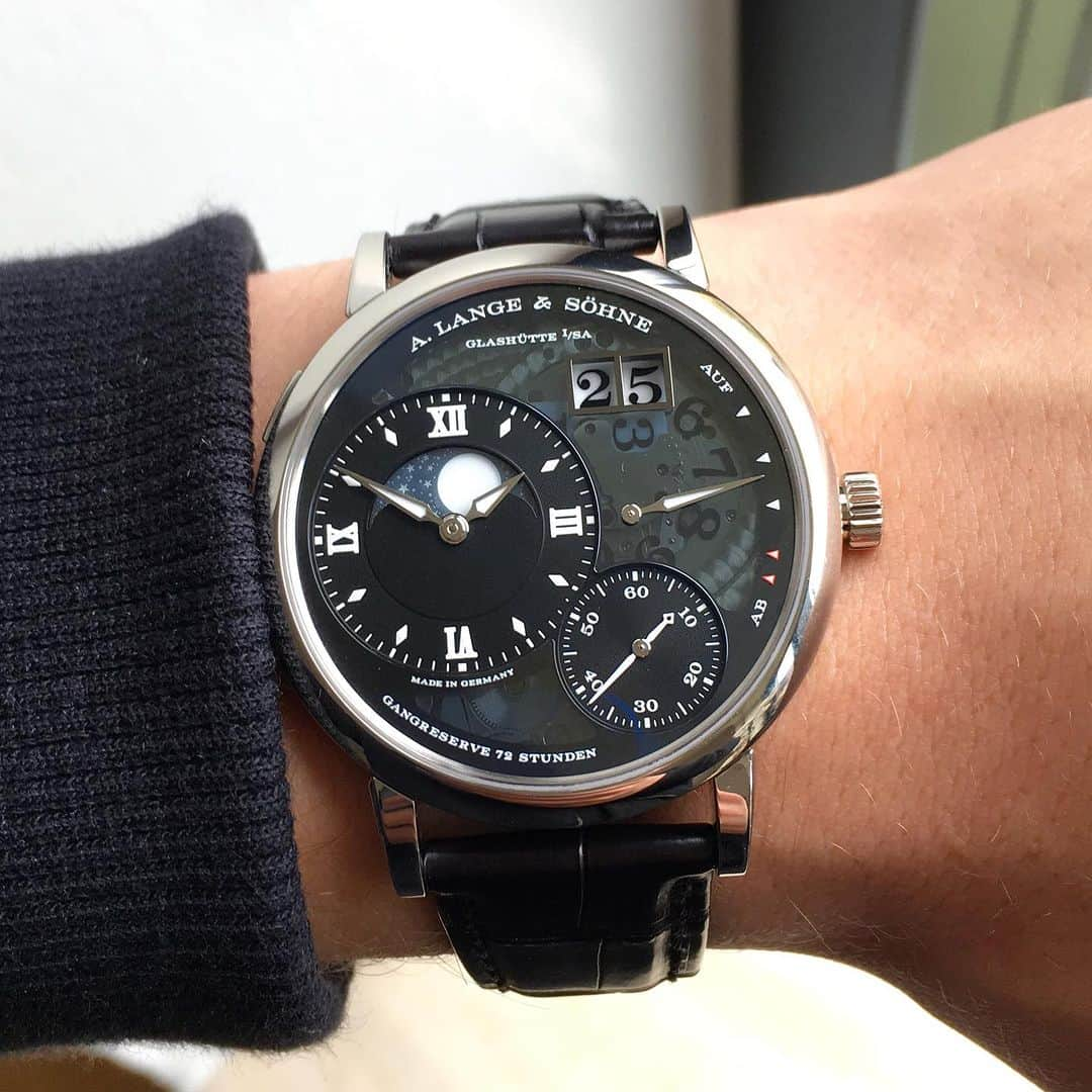 Daily Watchさんのインスタグラム写真 - (Daily WatchInstagram)「Wristshot with the A. Lange & Söhne Grand Lange 1 Moon Phase “Lumen” in 41mm platinum case #DailyWatch」9月12日 20時27分 - dailywatch