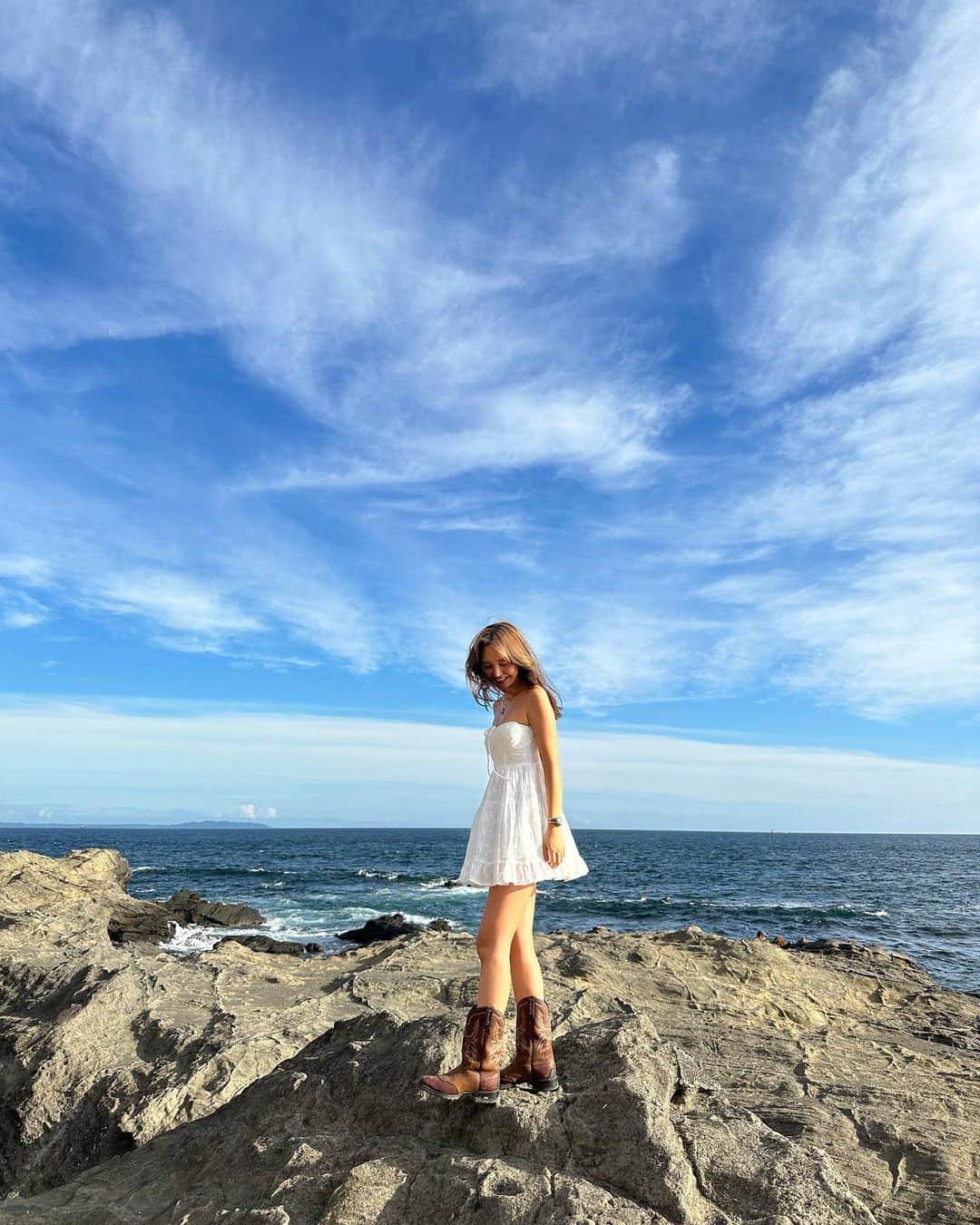 宮崎絹子のインスタグラム：「🌎☁️✨」