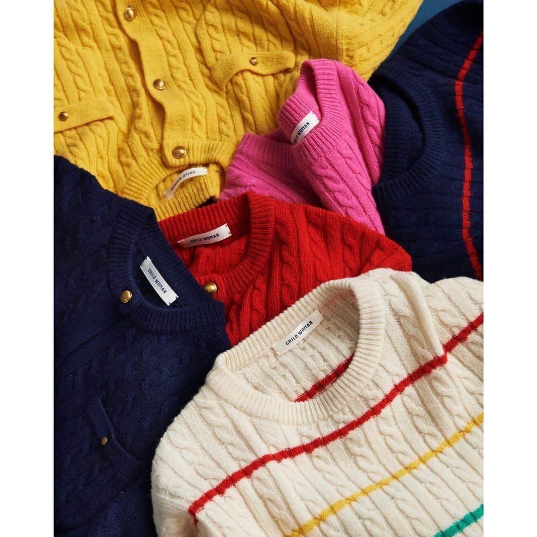 のインスタグラム：「.  〜〜〜〜〜〜〜〜〜〜〜〜   CHILDWOMAN  2023 autumn winter collection ハロー,ROYALなわたし  ひと息つけるような家族の小話とともに 秋冬のお洋服をご紹介。  @ambidex_storeにて 特集ページを公開してます！  〜〜〜〜〜〜〜〜〜〜〜〜 . . . #dotandstripes #childwoman #myfav #ambidex#2023awcollection」