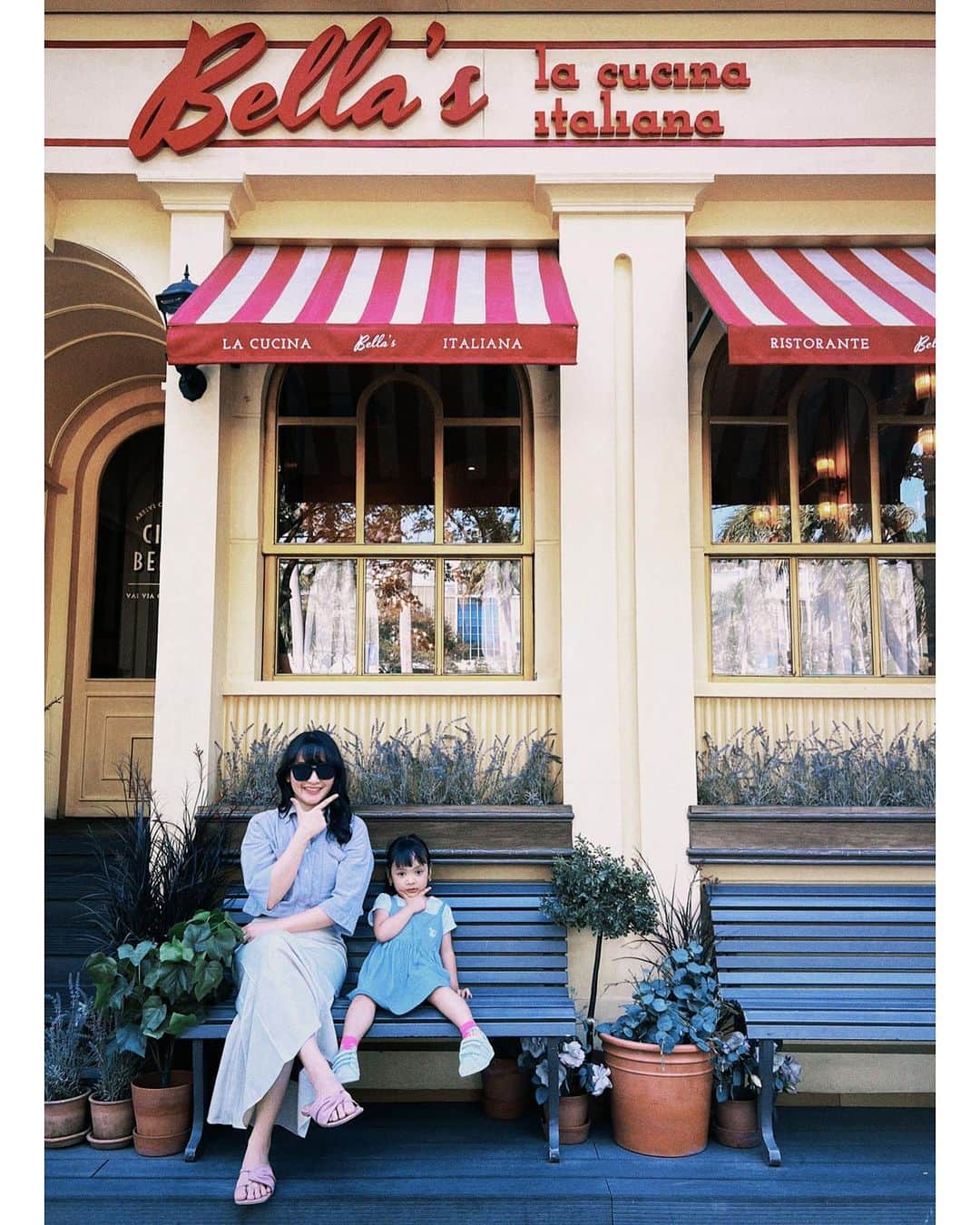 デフィ・キナル・プトリのインスタグラム：「teman-teman ceria 🍓😘」