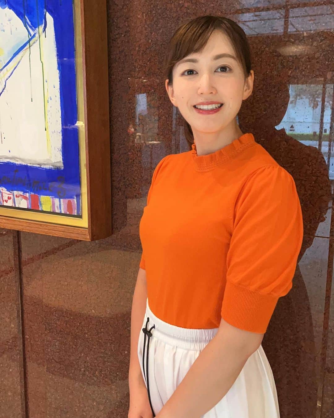 西﨑梨乃さんのインスタグラム写真 - (西﨑梨乃Instagram)「. きょうもRNC news every. お天気コーナー担当でした⛅️ . 蒸し暑いですよね🥺 まだまだ厳しい残暑は続きますので 体調管理にはお気をつけください！！ . 衣装はオレンジのニットに 白のスカート🧡🤍 黒の紐がアクセントになっていて お気に入りです🫶 . . @rino_nishizaki . . #西日本放送 #RNC #岡山 #香川 #アナウンサー #アナウンサー衣装」9月12日 20時32分 - rino_nishizaki