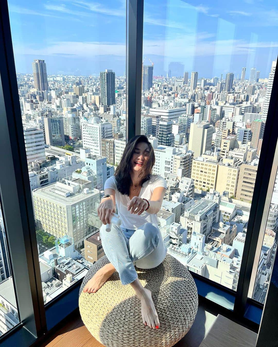 ルナ・マヤさんのインスタグラム写真 - (ルナ・マヤInstagram)「Osaka's sunshine streaming in, turning my hotel room into a radiant retreat. @wosakahotel #osaka #whotelosaka #september #traveler #traveladdict #japantrip」9月12日 20時44分 - lunamaya