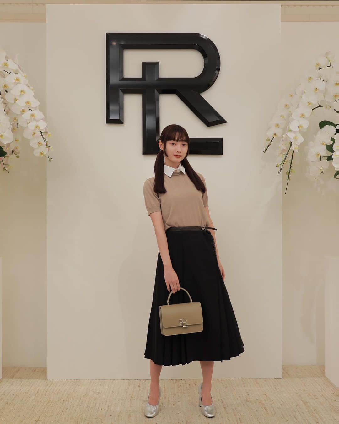 新野尾七奈のインスタグラム：「Ralph Lauren "RL 888" Collection に行ってきました〜🌟 9月にローンチする秋冬の新作シリーズ"RL 888"、ニューヨークの中心で形づくられた不朽のスタイルとエフォートレスな暮らしを体現したRL888美しくかっこいい♡  9月27日〜10月3日阪急うめだ本店1階ﾊﾞｯｸﾞｷﾞｬﾗﾘｰ ﾌﾟﾛﾓｰｼｮﾝｽﾍﾟｰｽ12にてPOP UP開催です！ 是非いってみてね❤️ #RL888 #RalphLauren #RLCollection #PR」