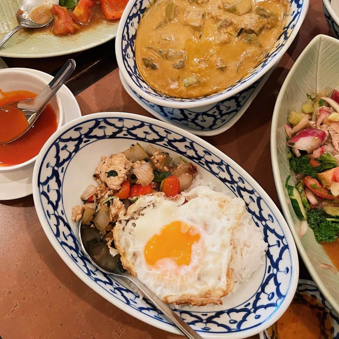荒谷江莉香のインスタグラム：「. タァちゃんの タイ料理🇹🇭が大好き❤︎」