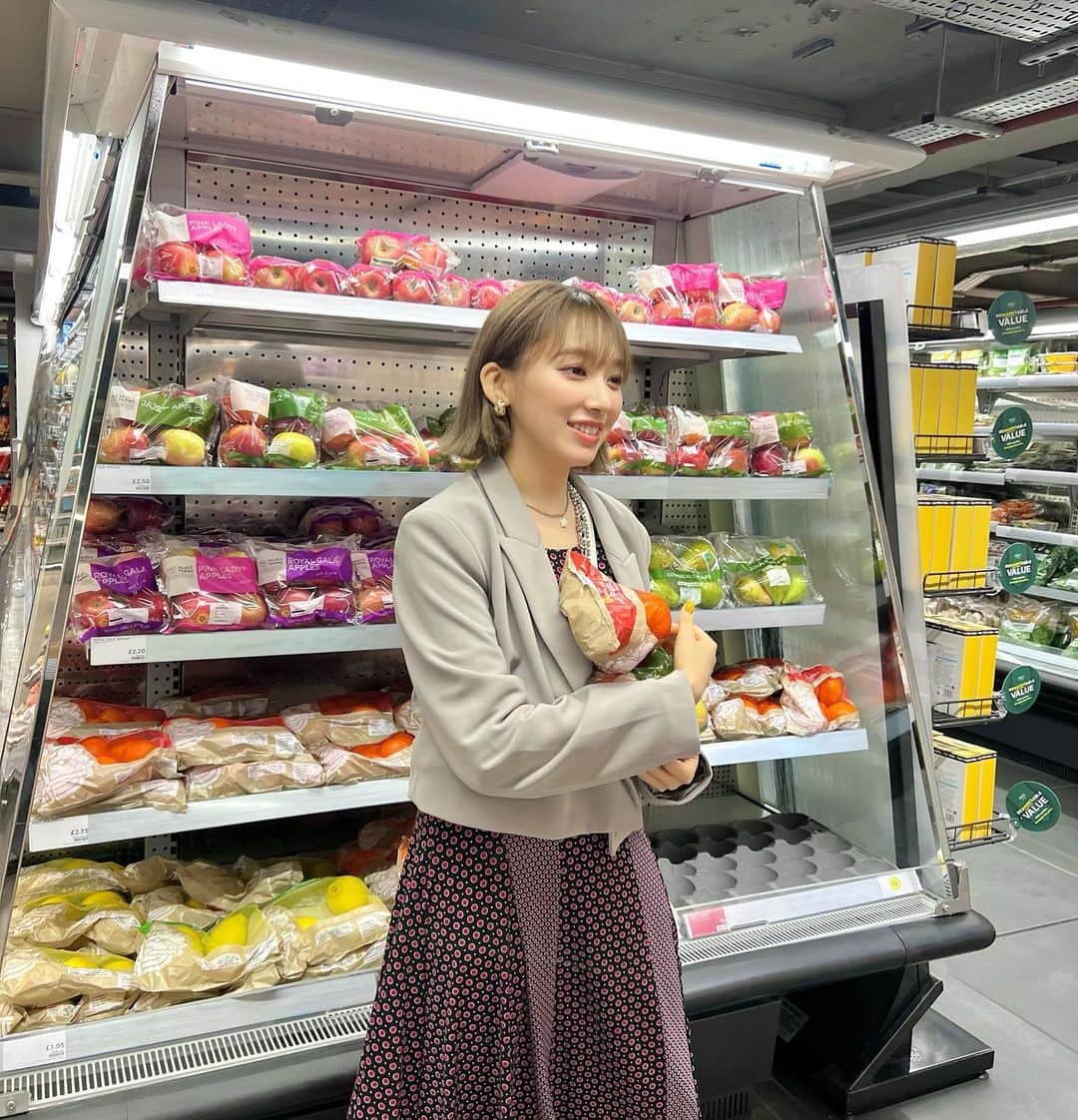佐藤詩織さんのインスタグラム写真 - (佐藤詩織Instagram)「food hunting at grocery store in London 🇬🇧 I like Waitrose and M&S!」9月12日 20時54分 - shiori_sato_artwork