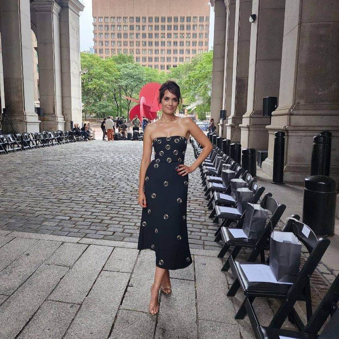 トーレイ・デヴィートさんのインスタグラム写真 - (トーレイ・デヴィートInstagram)「#NYFW (New York fashion week) + #NYFW ( New York family week) 🖤」9月12日 20時47分 - torreydevitto