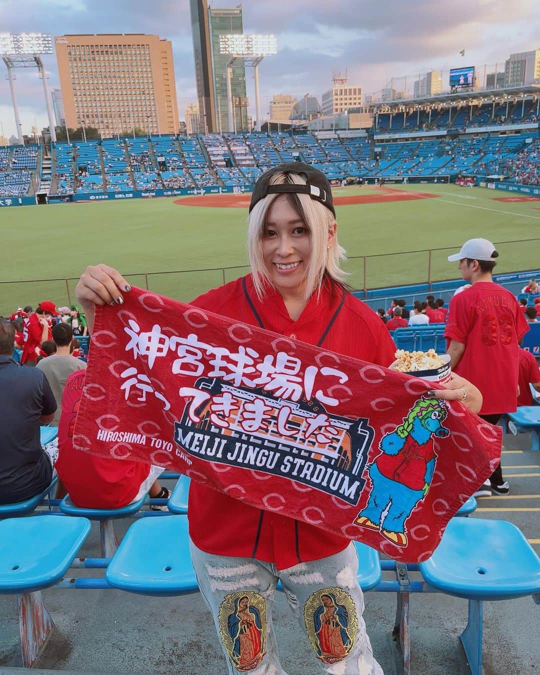 小波さんのインスタグラム写真 - (小波Instagram)「神宮球場⚾️」9月12日 20時48分 - k_o_nami