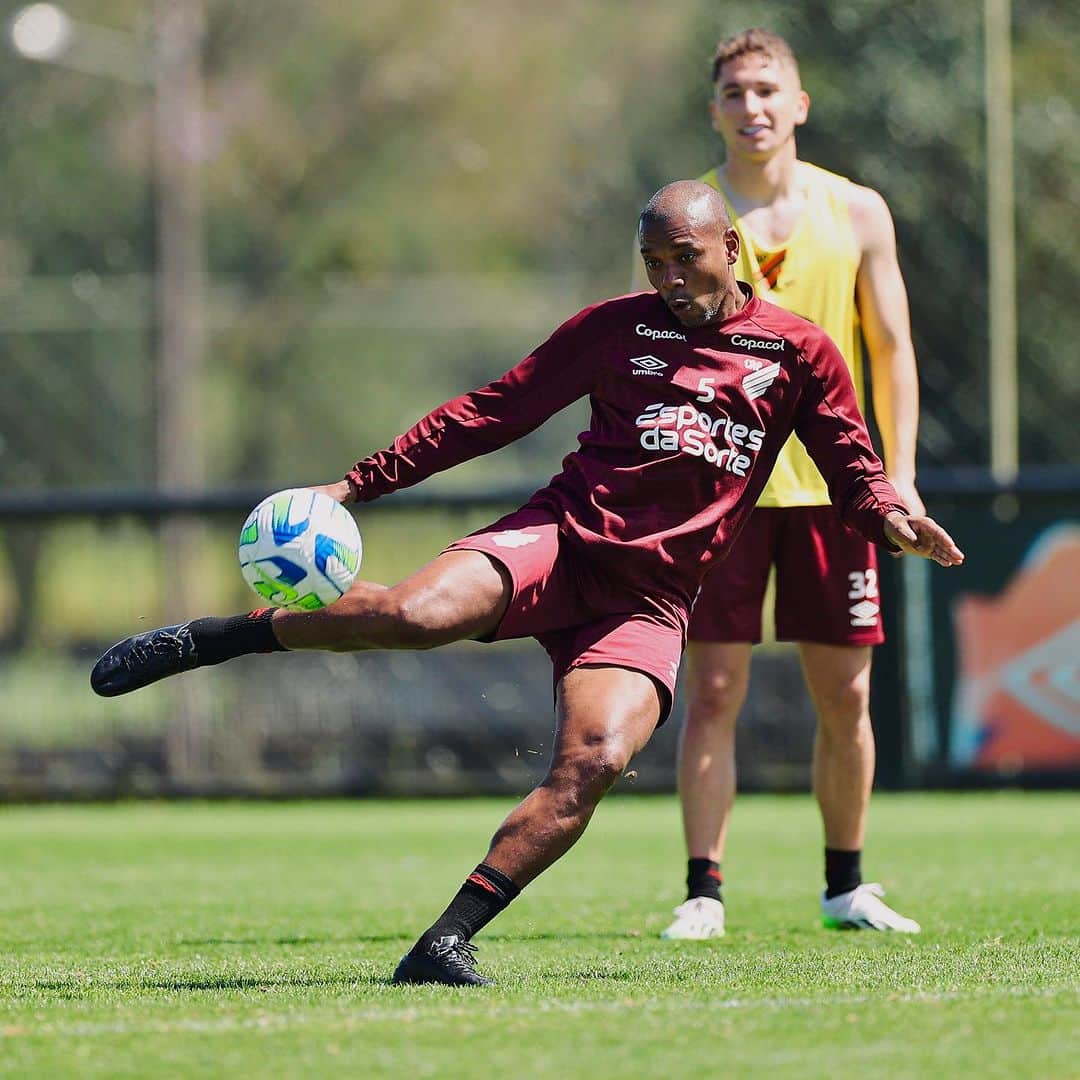 フェルナンジーニョのインスタグラム：「🎯⚽️💪🏾」