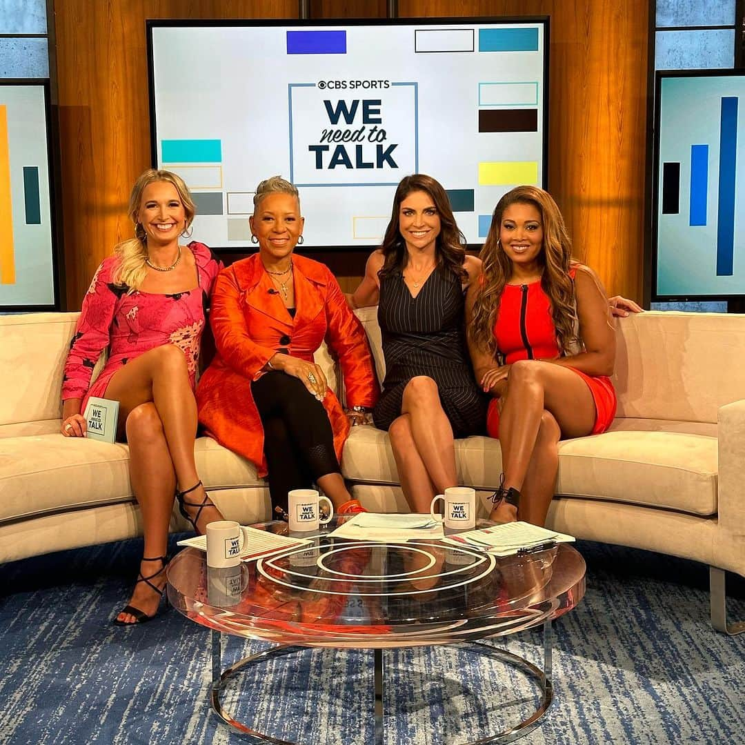 ジェニー・デルのインスタグラム：「Get ready for a NEW episode of We Need to Talk🙌🏽  We will talk all about the first week of the #NFL, WNBA player @athomas_25 will join us to talk about her historic season, Vikings RB @alex_mattison22 will sit down with us and much more!  Join me, @katadams68, @sgkustok and @ajross_tv TONIGHT at 8P ET on @cbssports network 🙌🏽  @weneedtotalk」