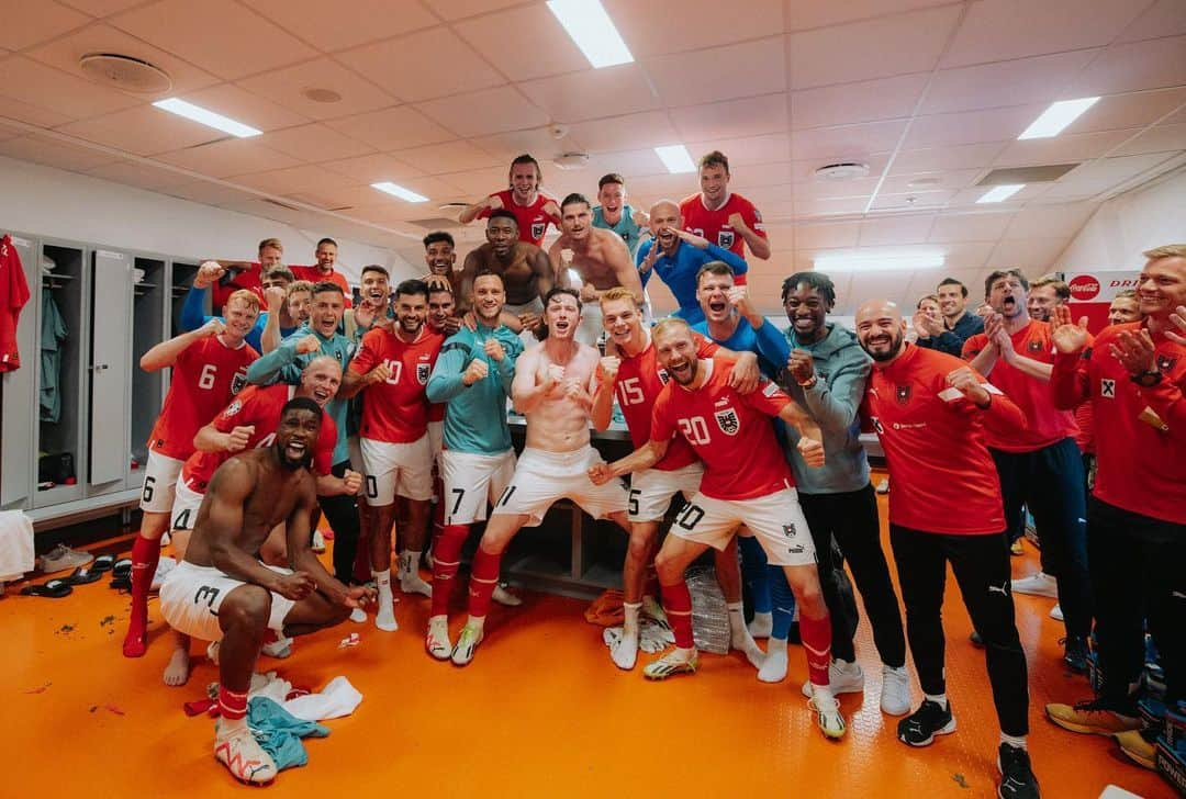 ミヒャエル・グレゴリッチュのインスタグラム：「This TEAM 🇦🇹❤️ #LETSGOOOOOO」