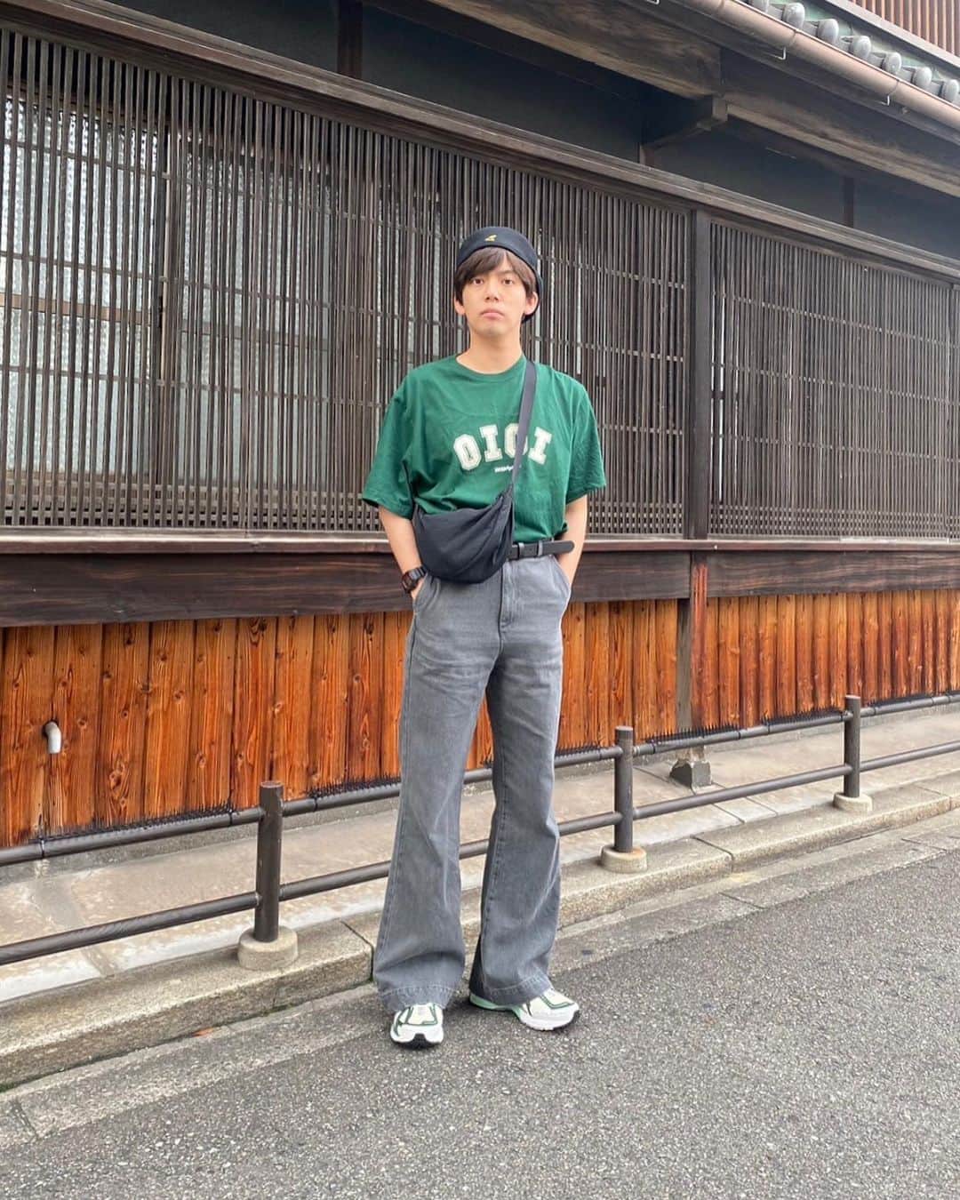 竹下健人のインスタグラム：「良いことがあると 嬉しい気分になって もっとがんばろうってなれる。  夏が終わろうとしていて 大好きな秋がくる。  いい報告が出来るように 毎日を一生懸命生きたい。  ただ最近は ゲリラ豪雨多すぎて 洗濯物が干せない。  室内干しは好きじゃないねん。  わかる人います？  #photo #instagood #ootd #oioi #newbalance1906aimeleondore  #9月 #september  #役者 #俳優 #竹下健人」