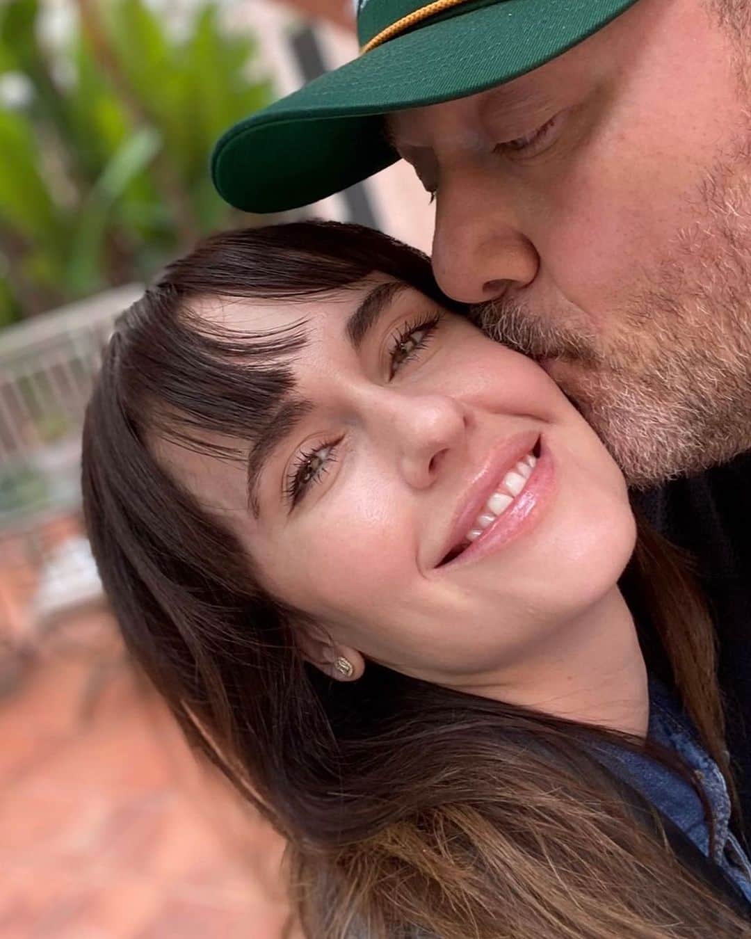 ウィル・サッソのインスタグラム：「Happy Birthday to my island in the stream. She is indomitable grace, bringing light everywhere she goes. I’ve never known a truer heart. She makes every day and anything that would come with it a blessing through pure love and resolute intention. Her intelligence, kindness, class, strength, and totally idiotic humor clear the way for joy. I fell in love with her the day we met and am forever blown away that I get to be her husband. HAPPY BIRTHDAY TO MY BEAUTIFUL UNSTOPPABLE INCREDIBLE WIFE, MOLLY!! ❤️❤️❤️❤️❤️」
