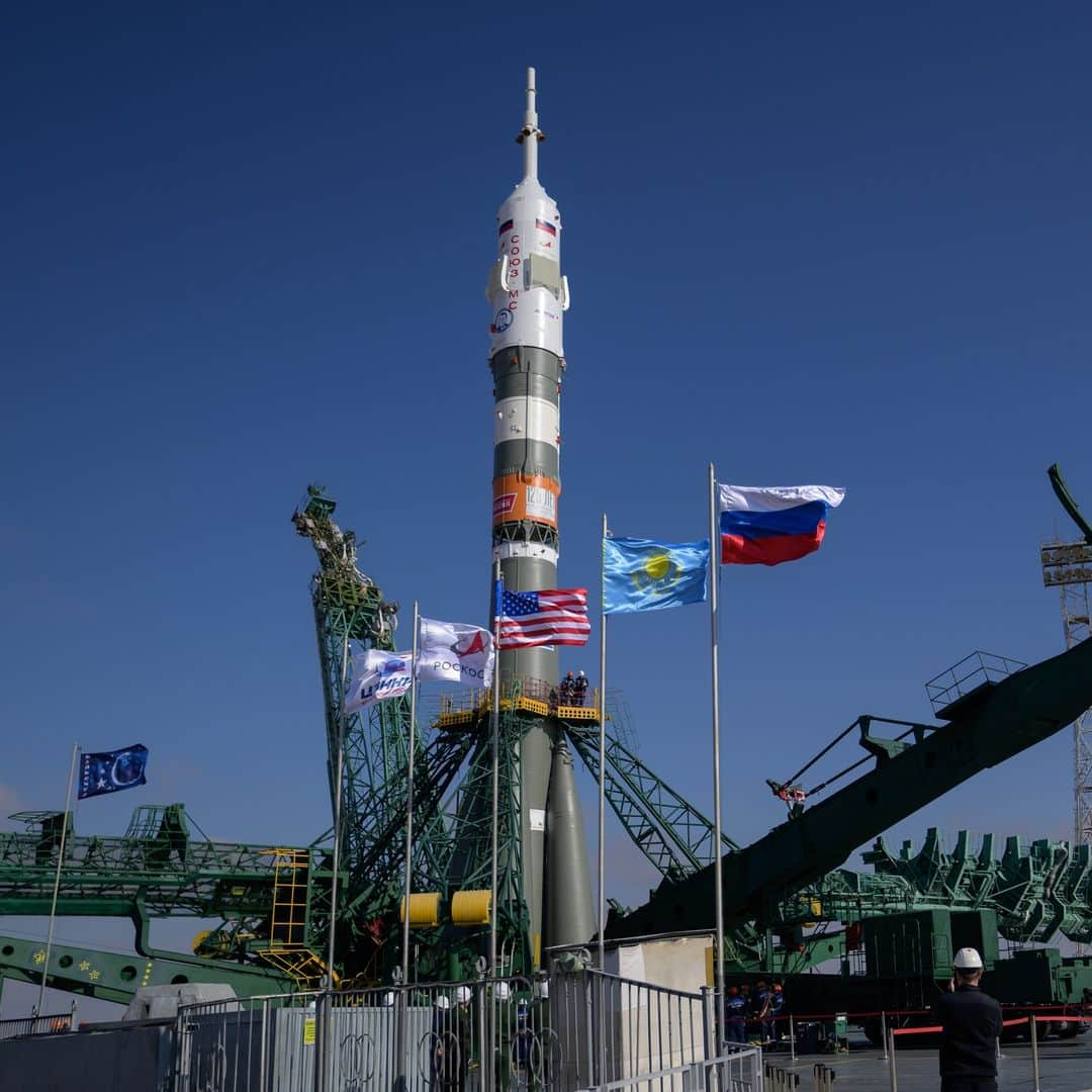 国際宇宙ステーションさんのインスタグラム写真 - (国際宇宙ステーションInstagram)「At the Baikonur Cosmodrome in Kazakhstan, the Soyuz MS-24 rocket has rolled out to its launch pad counting down to a lift off at 11:44 a.m. EDT on Friday. The Soyuz crew ship will carry NASA astronaut Loral O’Hara and Roscosmos cosmonauts Oleg Kononenko and Nikolai Chub on a short ride to the station that will see them dock to the Rassvet module at 2:56 p.m. the same day.  #nasa #roscosmos #astronaut #cosmonaut #soyuz #rocket #baikonur #cosmodrome #kazakhstan #international #space #station」9月13日 7時22分 - iss