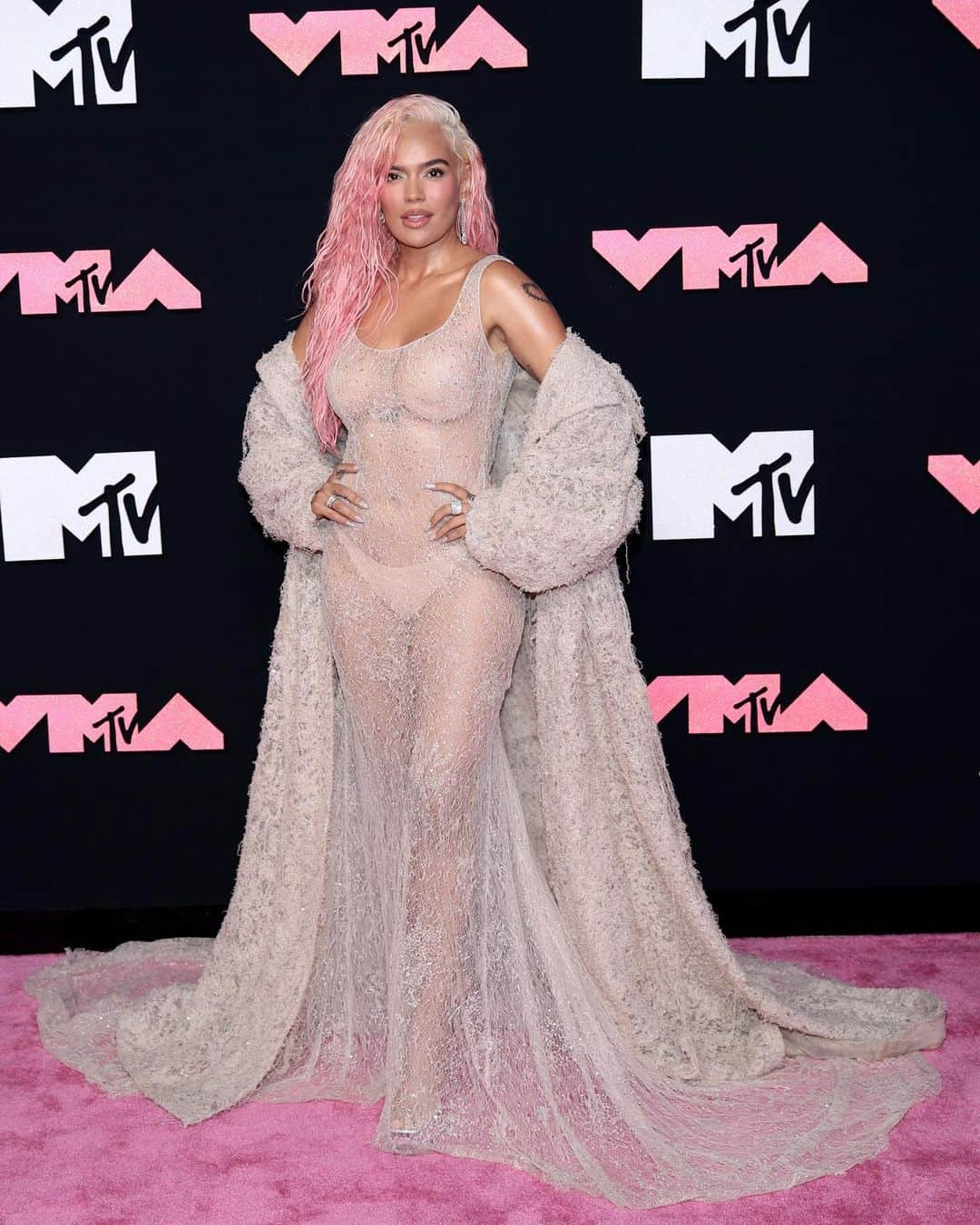 Just Jaredさんのインスタグラム写真 - (Just JaredInstagram)「Karol G goes sheer while hitting the pink carpet at the MTV VMAs. She's performing tonight and nominated for four awards! Head to JustJared.com for more photos. #KarolG #VMAs #MTVVMAs #VMAs2023 Photos: Getty」9月13日 7時35分 - justjared