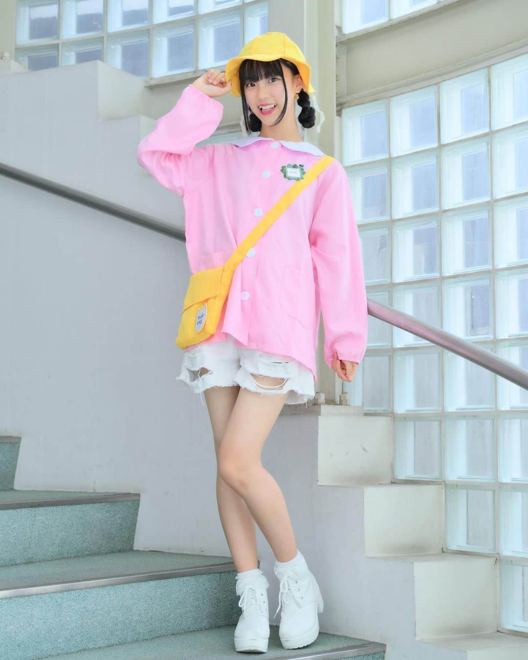 北島澪のインスタグラム：「✨✨✨✨✨✨✨✨✨✨✨  あーそーぼ💚  ✨✨✨✨✨✨✨✨✨✨✨✨   #幼稚園児  #コスプレ  #園児服  #制服  #ピンク  #スモック  #仮装  #生誕  #衣装  #ハロウィン  #ハロウィンコスプレ  #生誕祭  #北島澪」