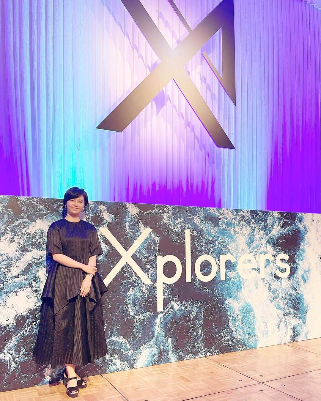 瀧口友里奈のインスタグラム：「／新規事業創発・事業変革 カンファレンス／ 今日は「Xplorers（エクスプローラーズ）」というカンファレンスの司会を勤めました🎤  電通グループ等の協賛による、新規事業創発や事業変革のテーマに特化したカンファレンスで、丸一日かけてお送りしました。  東芝、東京ガス、東日本旅客鉄道、電通のCEO等、錚々たる企業のトップの皆さんが登壇されました。  日本の変革の大きな鍵を握る重要なテーマですので、オーディエンスの方々がどんな感想を持ってくださったかが気になります😊  今日も一日お疲れ様でした👏🏻🌼  dress @adore_jp  shoes @prada」