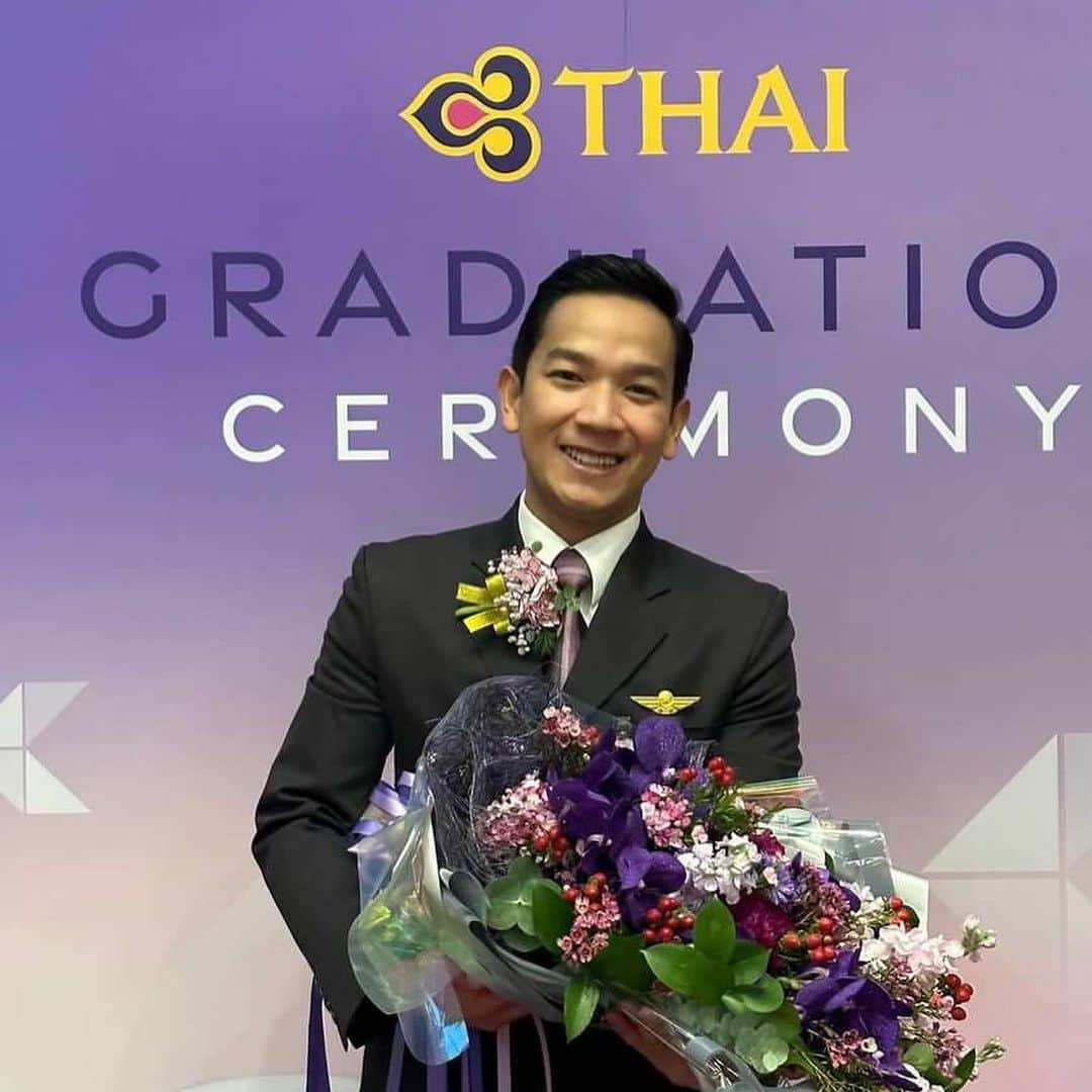 タイ航空のインスタグラム：「🎓 Celebrating our star graduate, ZSV Nattapong Jan-im! 😊 Your commitment to ensuring passenger happiness and safety lights up our skies and brightens the journey for all onboard THAI! 🛫  . . . #thaiairways #smoothassilk #tgcrew #PassengerSafety #CustomerHappiness #CongratsNattapong #servicefromheart」