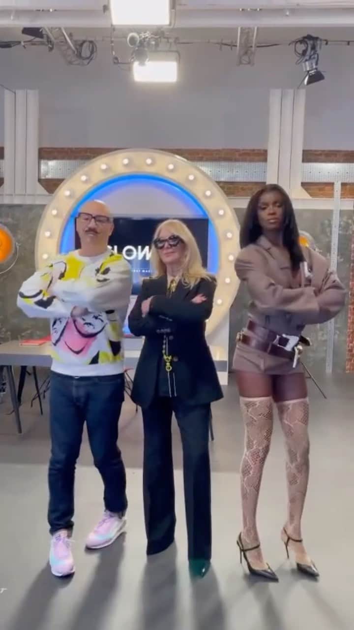 ValGarlandのインスタグラム：「Ding Dong Darlings we are back✔️✔️✔️ The brand-new season of Glow Up launches September 12th on #Netflix #glowupnetflix #dingdong #valgarland #dominicskinner #leomieanderson 🔥🔥🔥」