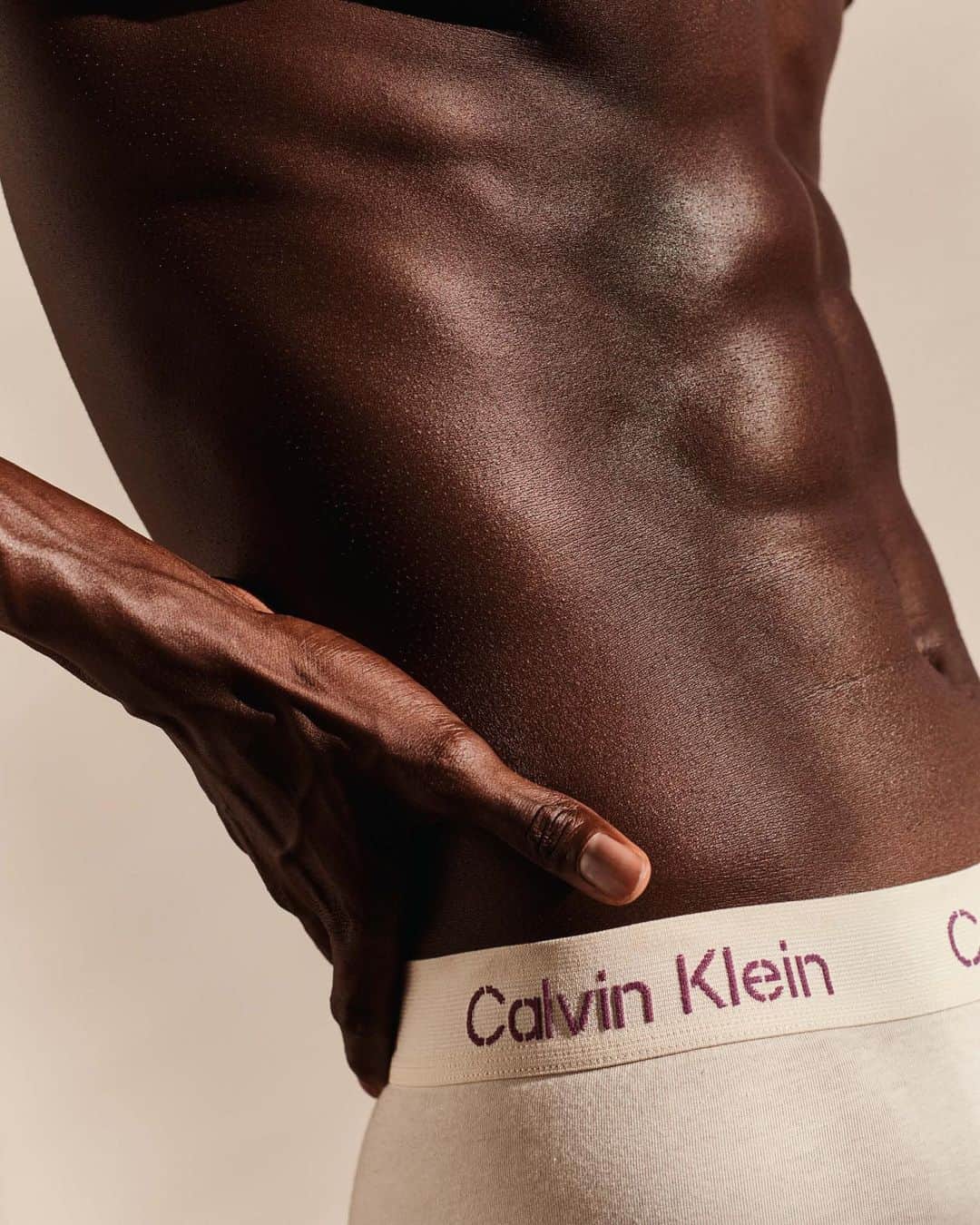 Calvin Kleinさんのインスタグラム写真 - (Calvin KleinInstagram)「Iconic extra-soft cotton stretch. Stencil Logo underwear now on CalvinKlein.com」9月12日 22時59分 - calvinklein