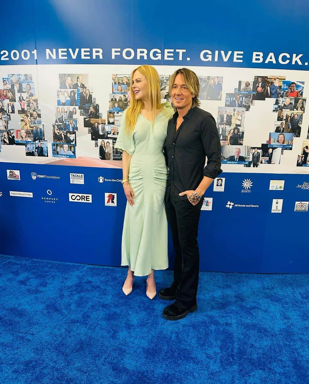 ニコール・キッドマンのインスタグラム：「Honored to be out on the trading floor at @CFReliefFund’s #CharityDay2023 in support of @IATSE & @MPTF, and the Breast Cancer Research Center at @VUMC_Cancer 💙」