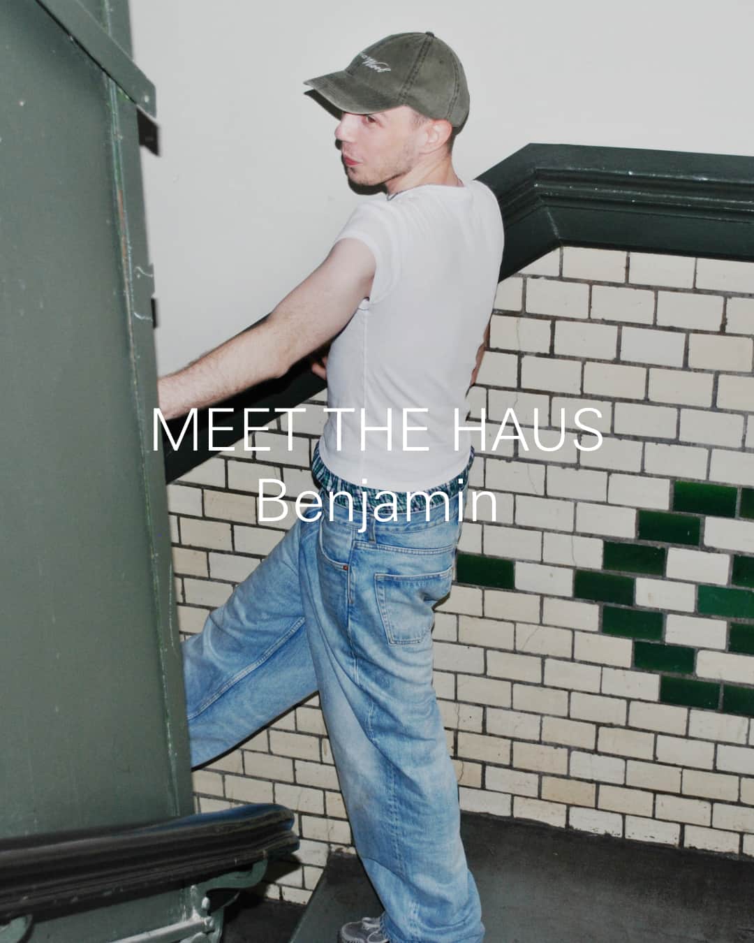 MYKITAのインスタグラム：「Welcome to our first edition of MEET THE HAUS – our mini interview series where we introduce the talented people that light up our everyday at the MYKITA HAUS and beyond.   And, there's no one better to kick of this fun series than our Benjamin with the legendary strut – view the full story on the MYKITA JOURNAL, link in bio.」