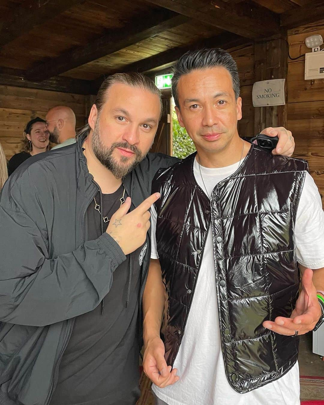 レイドバック・ルークのインスタグラム：「Wayback Luke is back with a Swedish touch! Tonight @laidbackluke puts the spotlight on his long-time friend @steveangello」