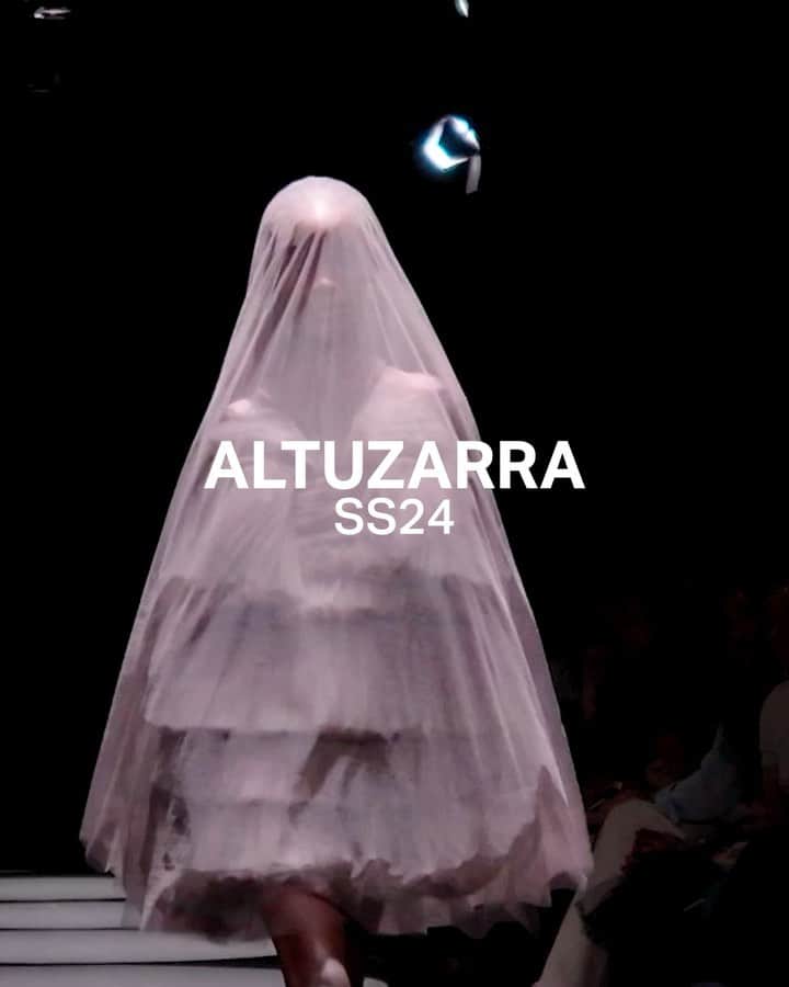 IMG Modelsのインスタグラム：「#RunwayRewind. ⏪ #Altuzarra #SS24 show starring #AlvaClaire #LauraReyes #MaryUkech #MatyFall #PalomaElsesser #SashaPivovarova #SherryShi and #TidaRosvall #IMGmodels」