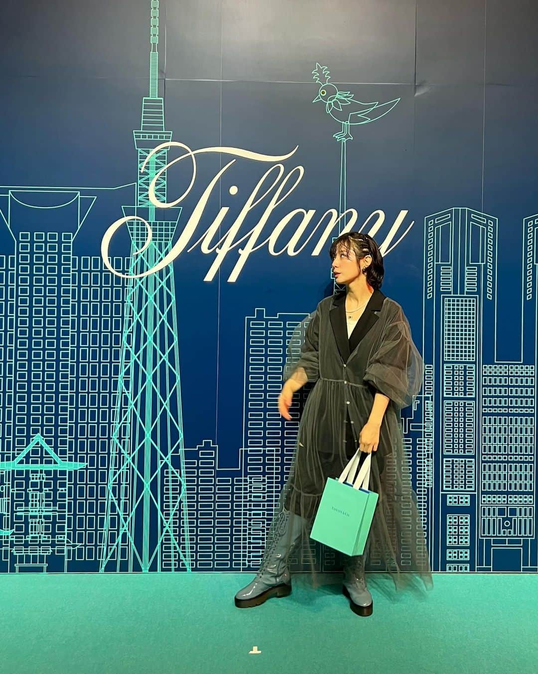 光永さんのインスタグラム写真 - (光永Instagram)「今日はまさかの、Tiffanyの表参道店 オープニングPARTY にお呼ばれしてきました💍 煌びやかで女性の憧れがたくさん詰まった空間でございました。 本当に美しいTiffanyアクセサリーが沢山で、心躍って、目の保養が過ぎました。 いつか似合う女性に成長したいです💍 (カクテルパーティーで用意されてる、ちっちゃい一口サイズのお食事たち、全種類制覇する勢いで食べましたすいません) ㅤㅤㅤㅤㅤㅤㅤㅤㅤㅤㅤㅤ @tiffanyandco #Tiffanyandco #TiffanyOmotesando #tiffany表参道 #光永 #ティファニー #パーティーコーデ #ブルベ冬コーデ #ブルベ冬メイク #Tiffanypartner」9月12日 23時14分 - hinata_official__