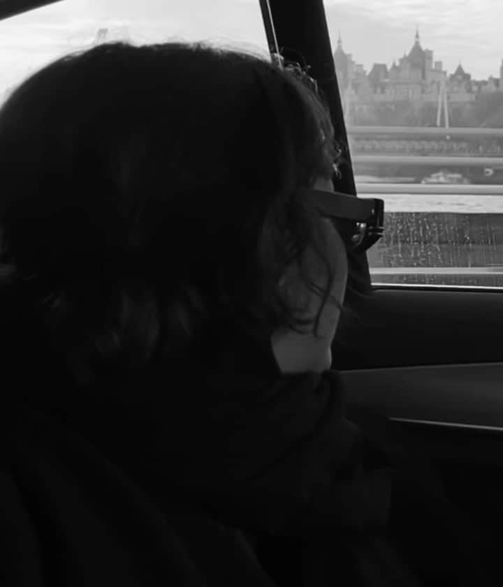 テイラー・ラシェのインスタグラム：「mood 🥀」