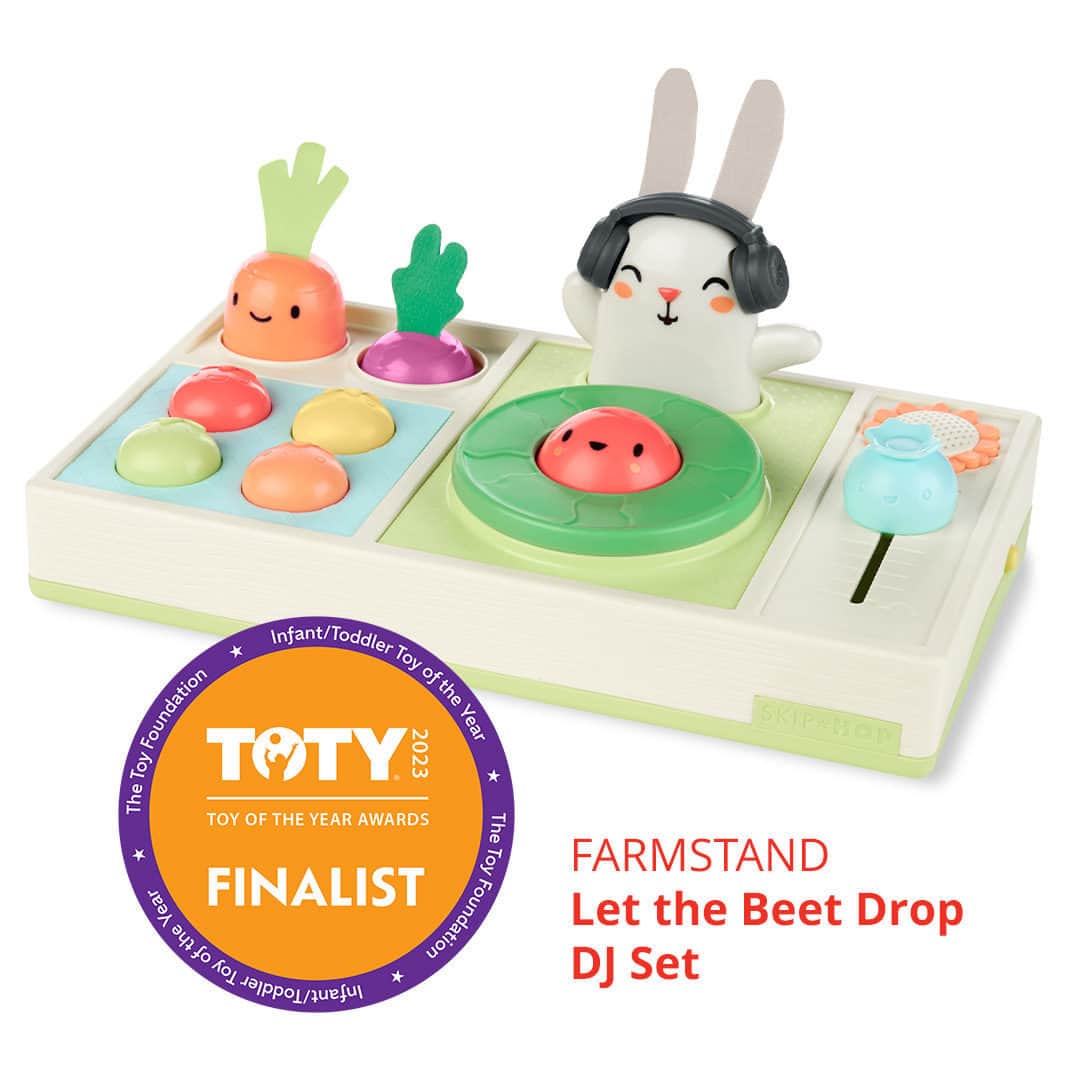 のインスタグラム：「Woo-hoo! 🎉 Our Farmstand Let The Beet Drop DJ Set is a  TOTY Award nominee for Toy of the Year! (psst...the TOTYs are the OSCARs of the toy industry!) 🏆  #skiphop #musthavesmadebetter #toyoftheyear #toty #totyawards #awardnominee #totynominee #totyawardnominee #playtime #babytoys」