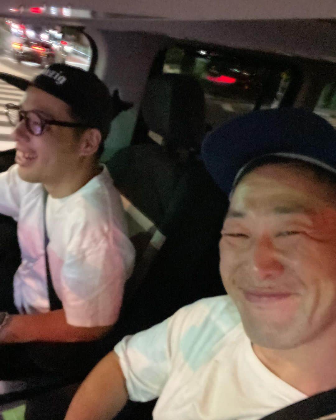 井元英志のインスタグラム：「暇してたら岸が連れ去ってくれた🥺 私の騎士様😍 #ドライブ #ネルソンズ岸 #そうです騎士です🤞」