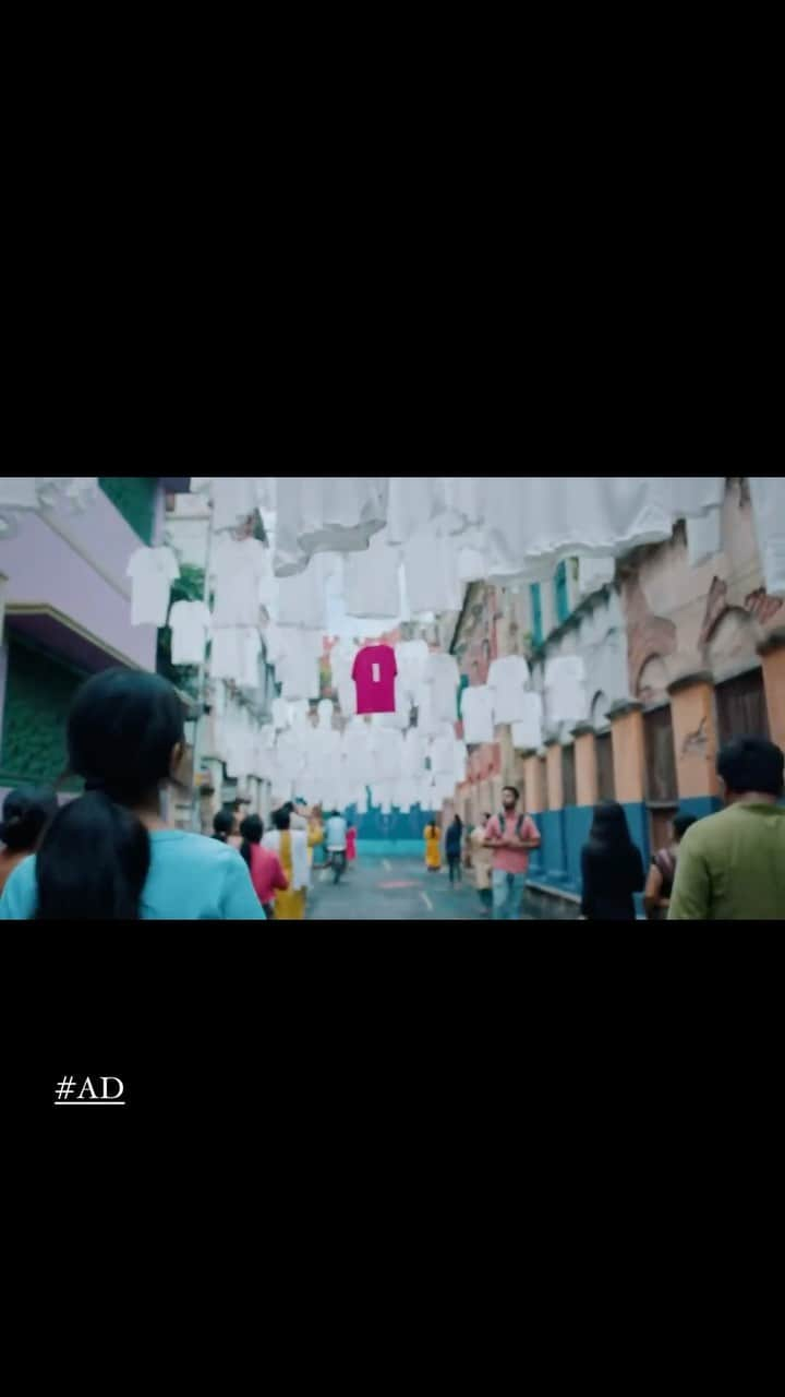 サニア・ミルザのインスタグラム：「Sports has the power to transform lives, yet in India, less than 1% of girls play football – a statistic @rexona.in is determined to change by fighting for the world where everyone has the confidence to move. Watch this short film to see how the brand, together with FIFA is empowering future generations of girls to play football in India. #NotDoneYet     Disclaimer - Based on FIFA Women’s Football Report, 2019 and UNICEF Data Warehouse, 2019 #AD」