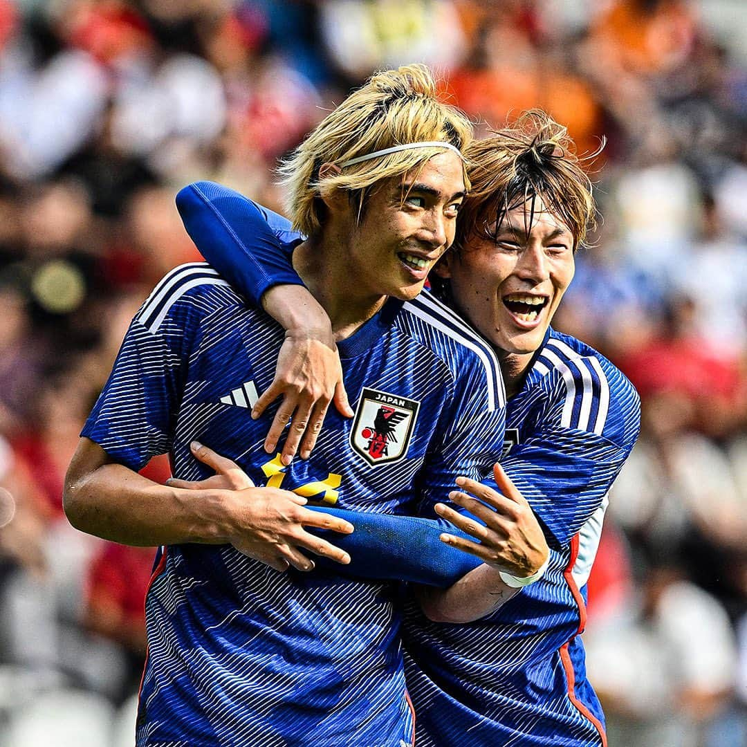 Goal Japanさんのインスタグラム写真 - (Goal JapanInstagram)「🇯🇵 日本がトルコを下し、欧州遠征連勝！🇹🇷 #伊藤敦樹 の先制点、#中村敬斗 の2ゴールで前半に2点をリードも、61分に失点し1点差に詰め寄られた #日本代表。 しかし、GK #シュミットダニエル を中心にトルコの反撃をしのぐと、78分に #伊東純也 が自ら得たPKを決めて再び2点差に！そのまま逃げ切り、ドイツ戦に続く4ゴールでトルコに勝利！(Photo: Getty Images)  #soccer #football #japan #samuraiblue #daihyo #kirinchallengecup #kirinchallengecup2023 #サッカー #フットボール #サッカー日本代表 #キリンチャレンジカップ #キリンチャレンジカップ2023 #⚽」9月12日 23時34分 - goaljapan