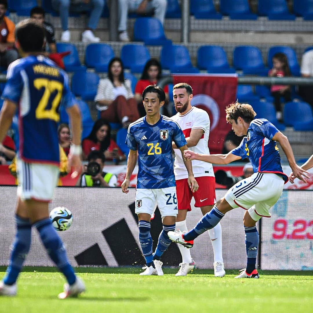 Goal Japanさんのインスタグラム写真 - (Goal JapanInstagram)「🇯🇵 日本がトルコを下し、欧州遠征連勝！🇹🇷 #伊藤敦樹 の先制点、#中村敬斗 の2ゴールで前半に2点をリードも、61分に失点し1点差に詰め寄られた #日本代表。 しかし、GK #シュミットダニエル を中心にトルコの反撃をしのぐと、78分に #伊東純也 が自ら得たPKを決めて再び2点差に！そのまま逃げ切り、ドイツ戦に続く4ゴールでトルコに勝利！(Photo: Getty Images)  #soccer #football #japan #samuraiblue #daihyo #kirinchallengecup #kirinchallengecup2023 #サッカー #フットボール #サッカー日本代表 #キリンチャレンジカップ #キリンチャレンジカップ2023 #⚽」9月12日 23時34分 - goaljapan