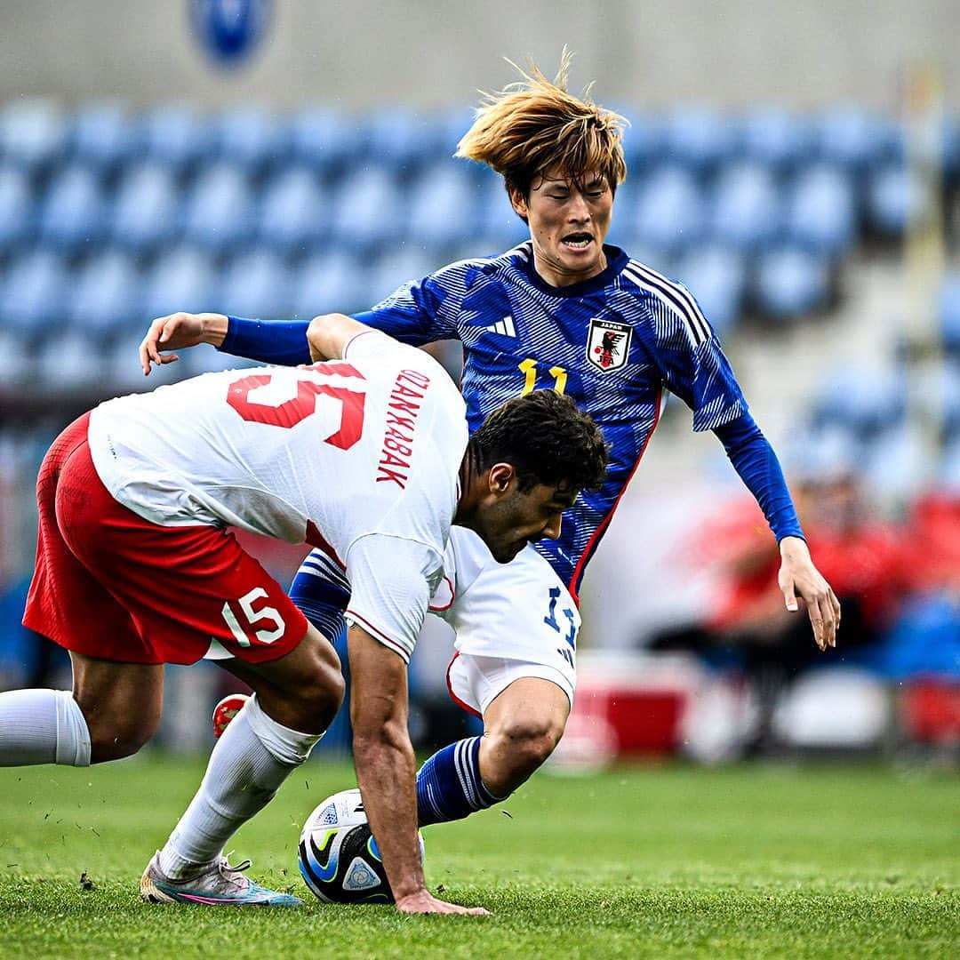 Goal Japanさんのインスタグラム写真 - (Goal JapanInstagram)「🇯🇵 日本がトルコを下し、欧州遠征連勝！🇹🇷 #伊藤敦樹 の先制点、#中村敬斗 の2ゴールで前半に2点をリードも、61分に失点し1点差に詰め寄られた #日本代表。 しかし、GK #シュミットダニエル を中心にトルコの反撃をしのぐと、78分に #伊東純也 が自ら得たPKを決めて再び2点差に！そのまま逃げ切り、ドイツ戦に続く4ゴールでトルコに勝利！(Photo: Getty Images)  #soccer #football #japan #samuraiblue #daihyo #kirinchallengecup #kirinchallengecup2023 #サッカー #フットボール #サッカー日本代表 #キリンチャレンジカップ #キリンチャレンジカップ2023 #⚽」9月12日 23時34分 - goaljapan