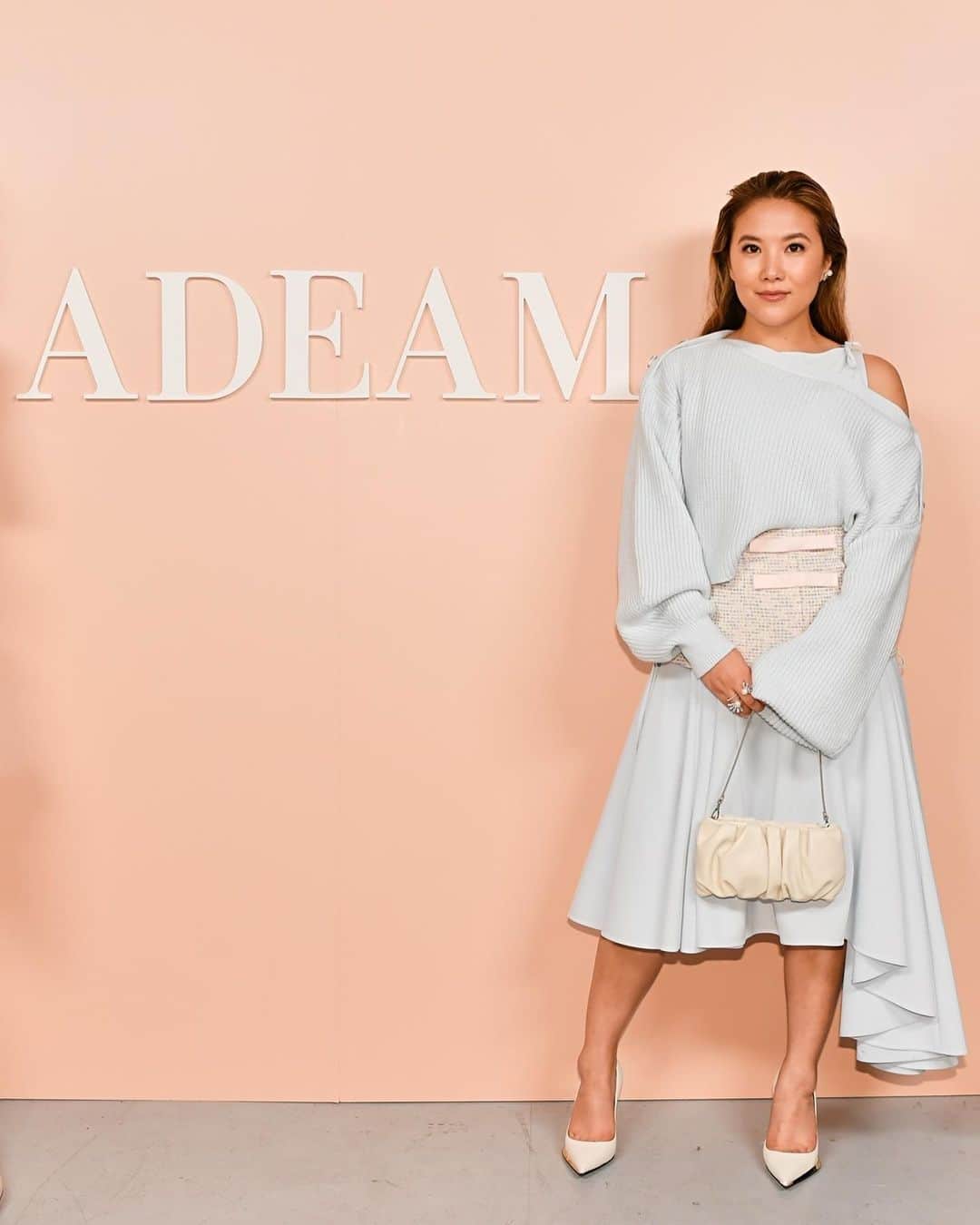 アライ・マキのインスタグラム：「@adeam took every breath away in my body!!!! BREATHTAKING. I had chills all up and down my spine. Want to live in your whimsical, beautiful world forever @hanakomaeda. So proud to know you and witness all that you represent for Japanese women. 🩵 すごい !!!! @nyfw」