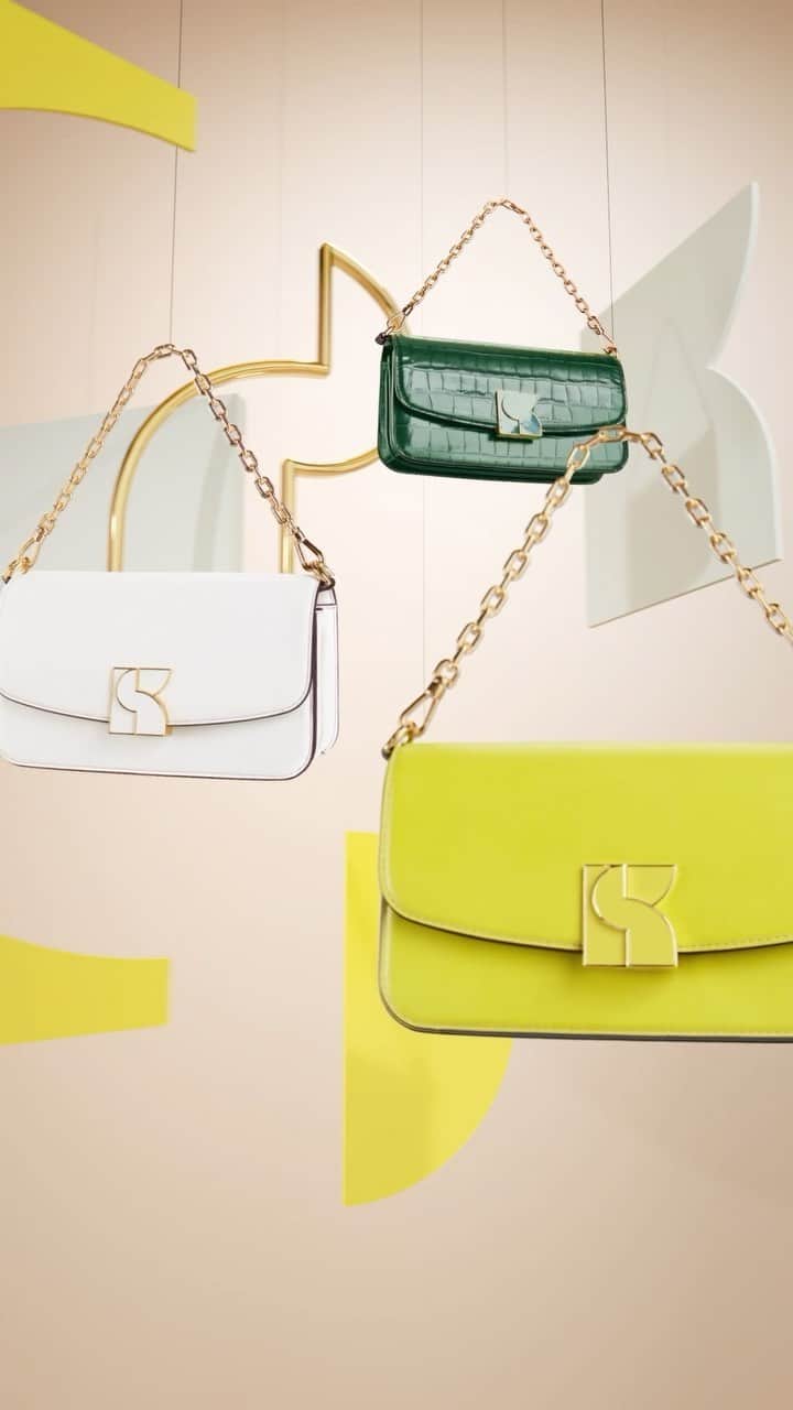 ケイト・スペードのインスタグラム：「Meet Dakota, a new icon in fall’s best colors. The chain strap! The updated clasp! This one has It bag written *all* over it. #katespadeny #katespadenydakota」