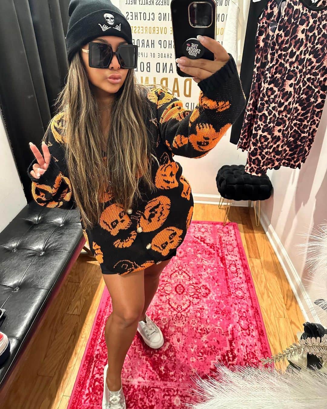 ニコール・ ポリッツィのインスタグラム：「SPOOKY SEASON 🎃 @thesnookishop」