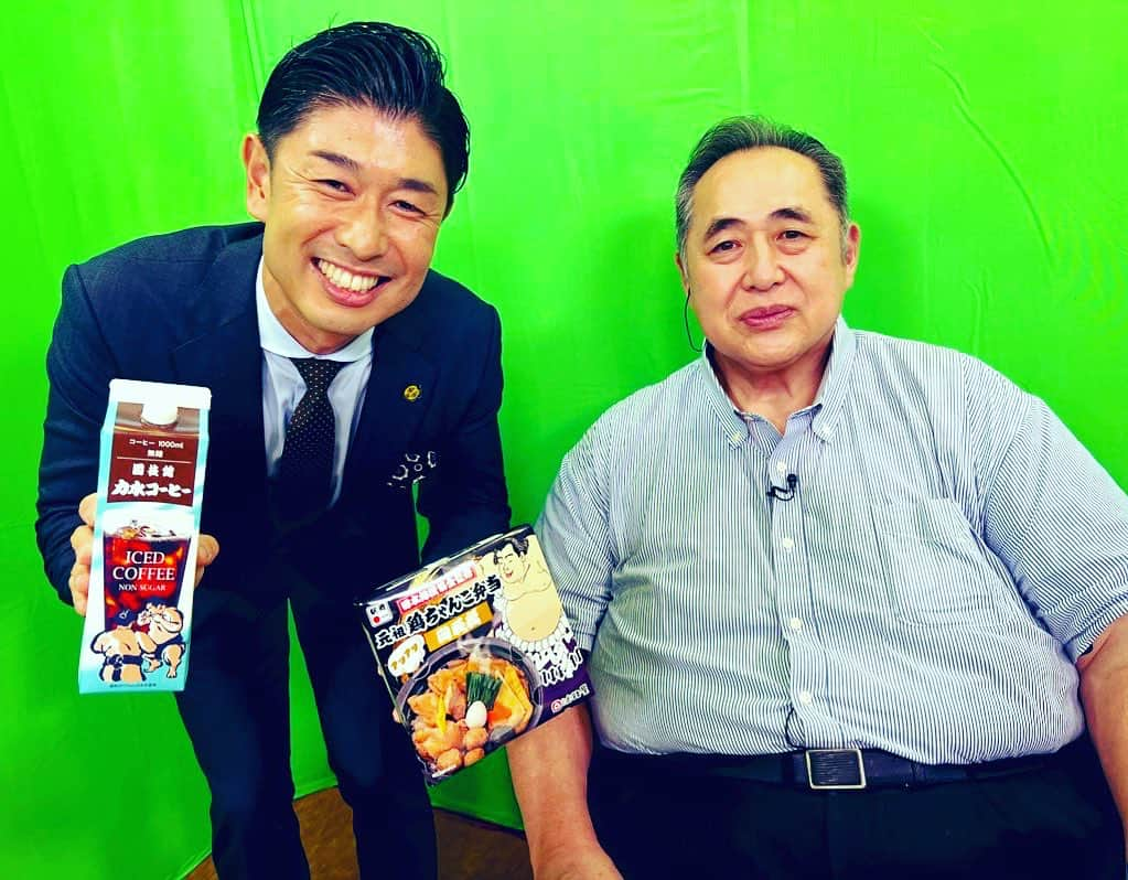 高橋大輔さんのインスタグラム写真 - (高橋大輔Instagram)「ABEMA大相撲ライブ 秋場所・3日目 実況でした🎤  解説は第62代横綱・大乃国の芝田山親方🍰  北勝富士関が大関陣を3タテ！！！ 一気に序盤の主役になりましたね✋  そして今場所も芝田山親方の新商品紹介コーナーは圧巻のトーク力（笑）  個人的には力水コーヒー、オススメです😁   #大相撲 #ABEMA #相撲 #秋場所 #両国国技館 #芝田山親方 #大乃国 #実況 #髙橋大輔 #高橋大輔」9月13日 0時23分 - daisuke_72